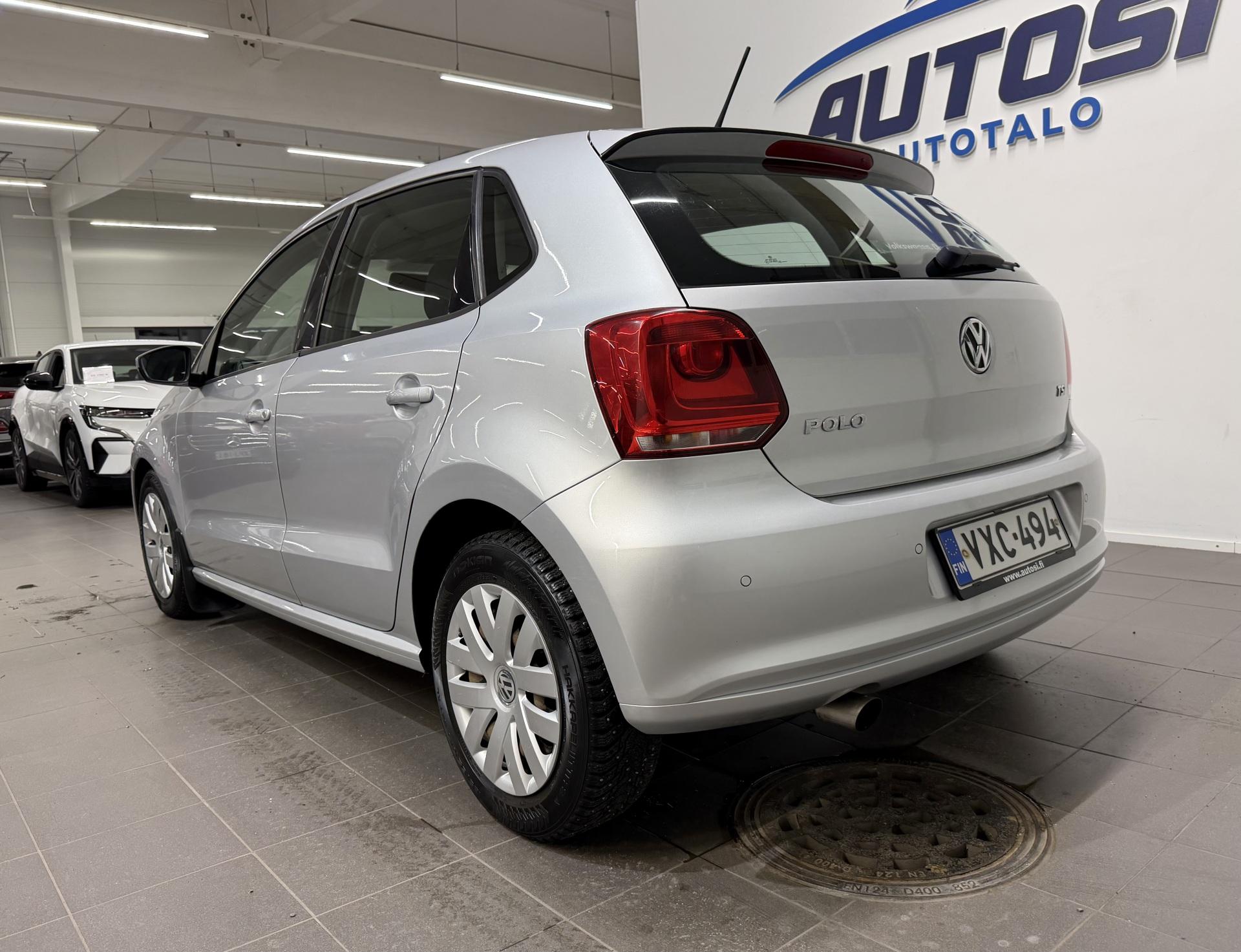 VOLKSWAGEN Polo 2014