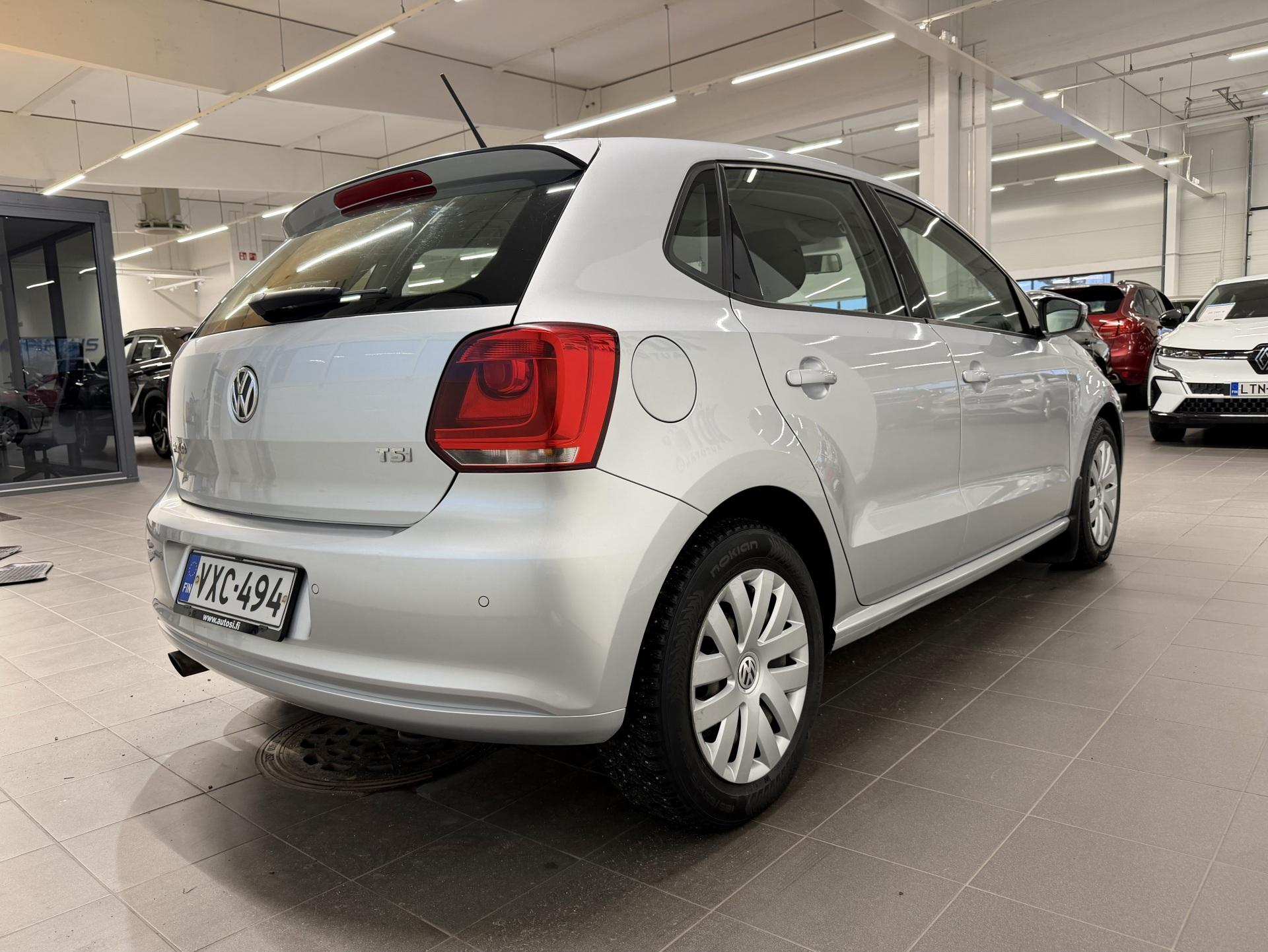 VOLKSWAGEN Polo 2014