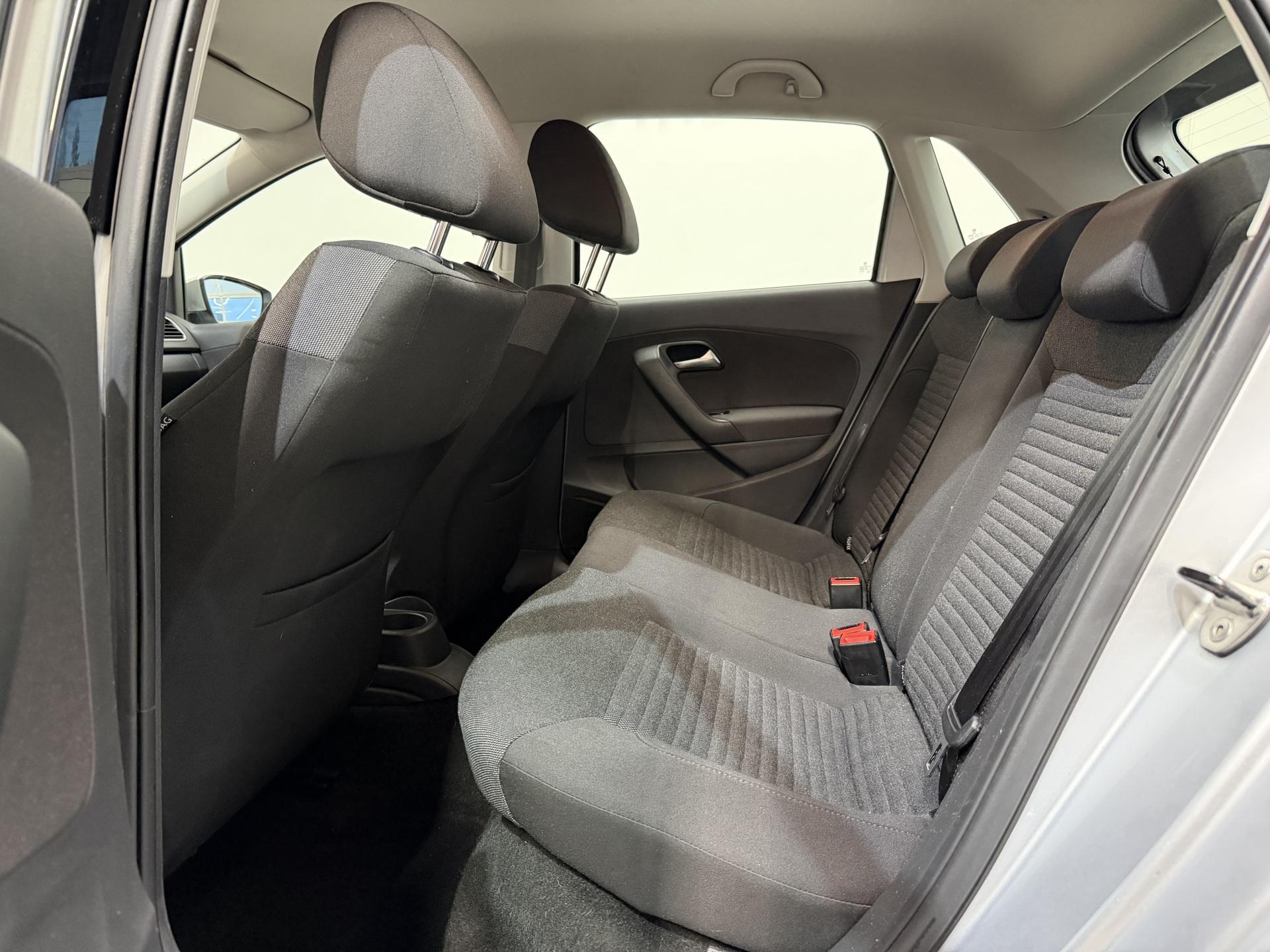 VOLKSWAGEN Polo 2014