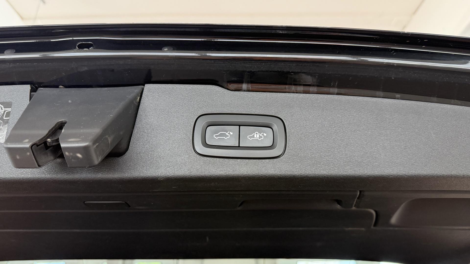 VOLVO V60 2021