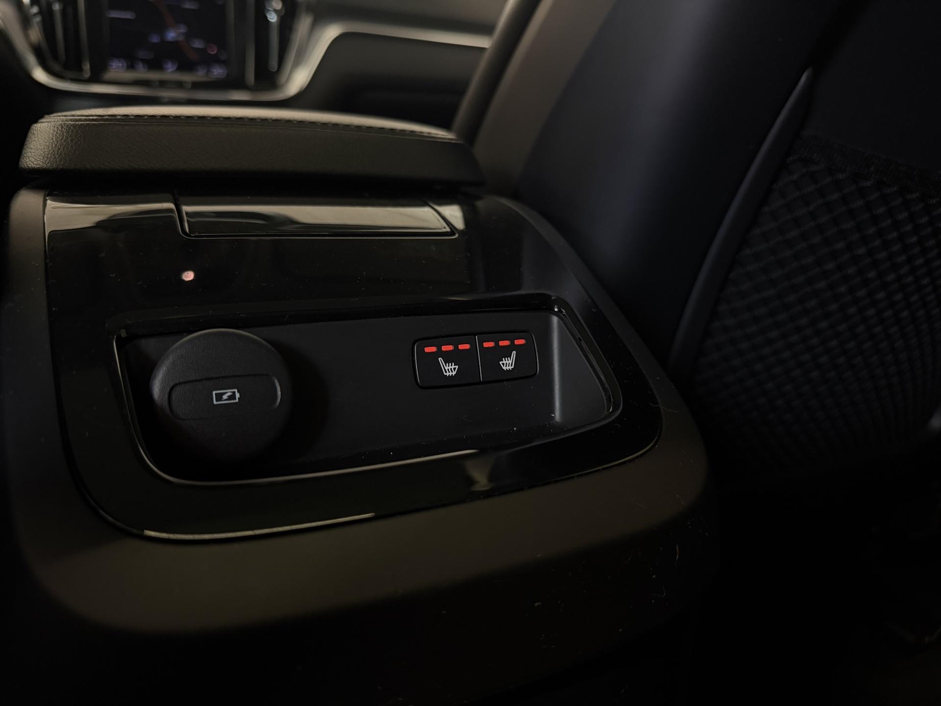 VOLVO V60 2021