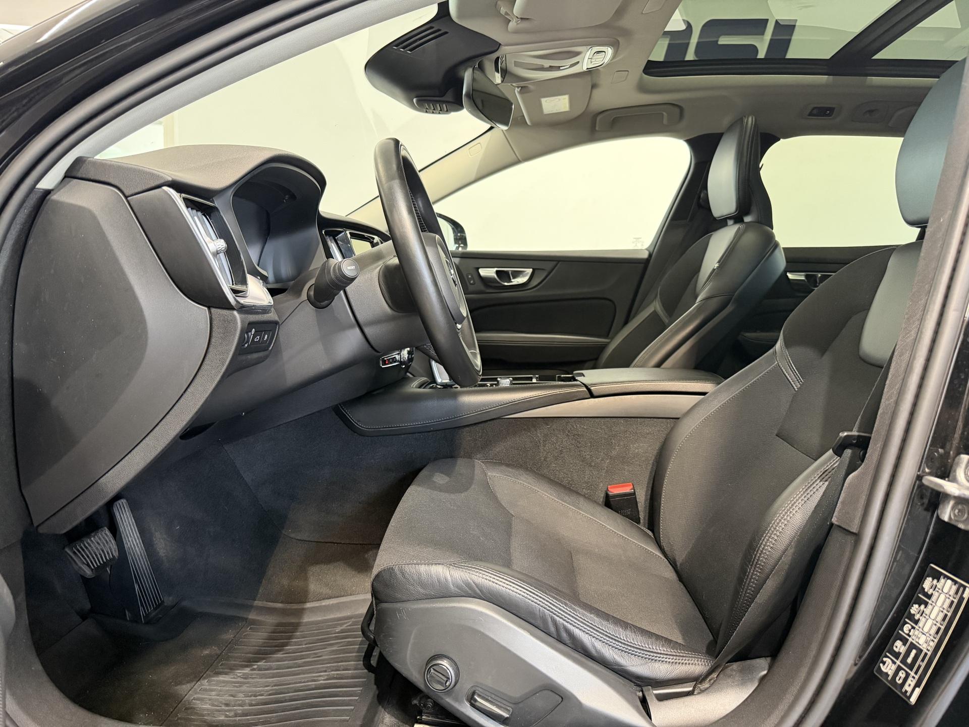VOLVO V60 2021
