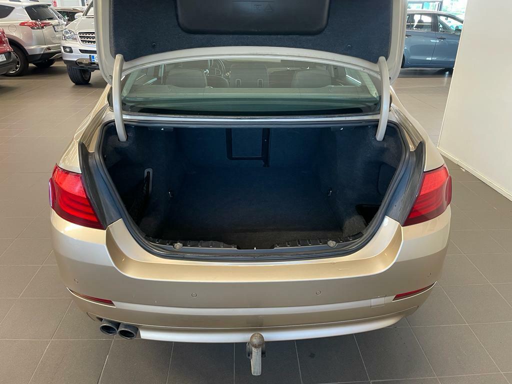 BMW 520 2011