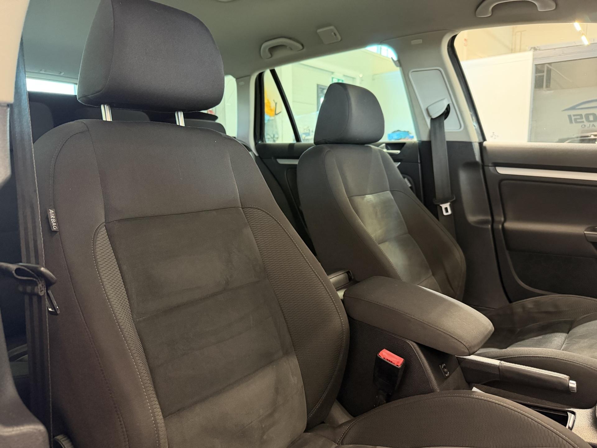 VOLKSWAGEN Golf 2011