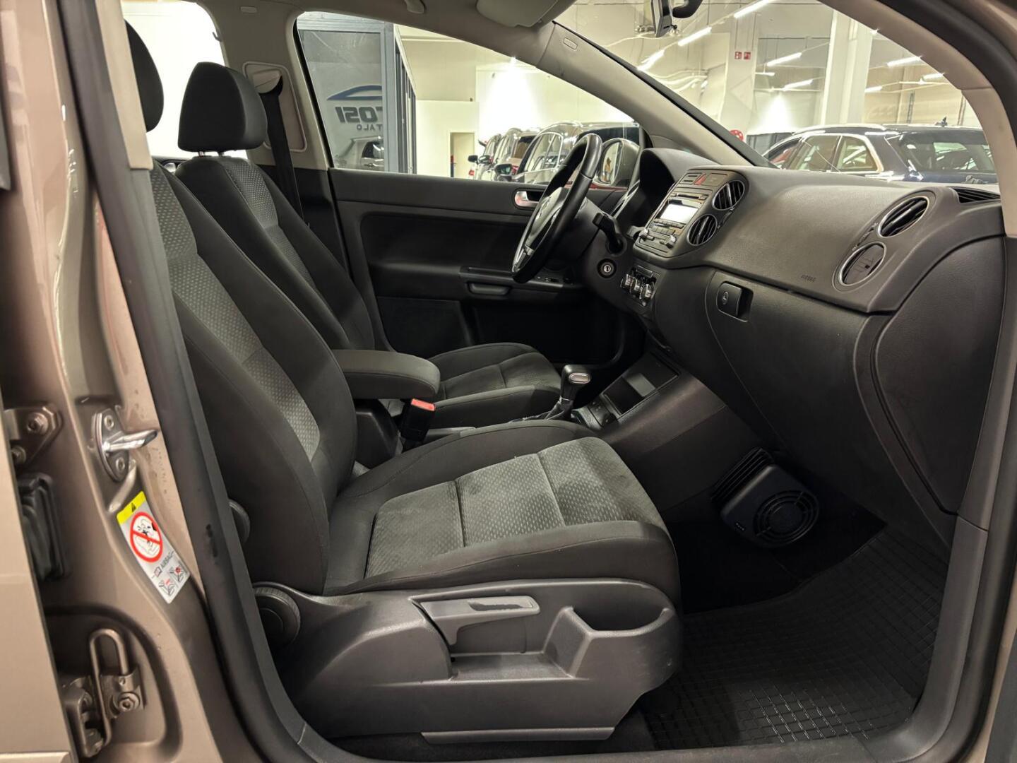 VOLKSWAGEN Golf Plus 2010