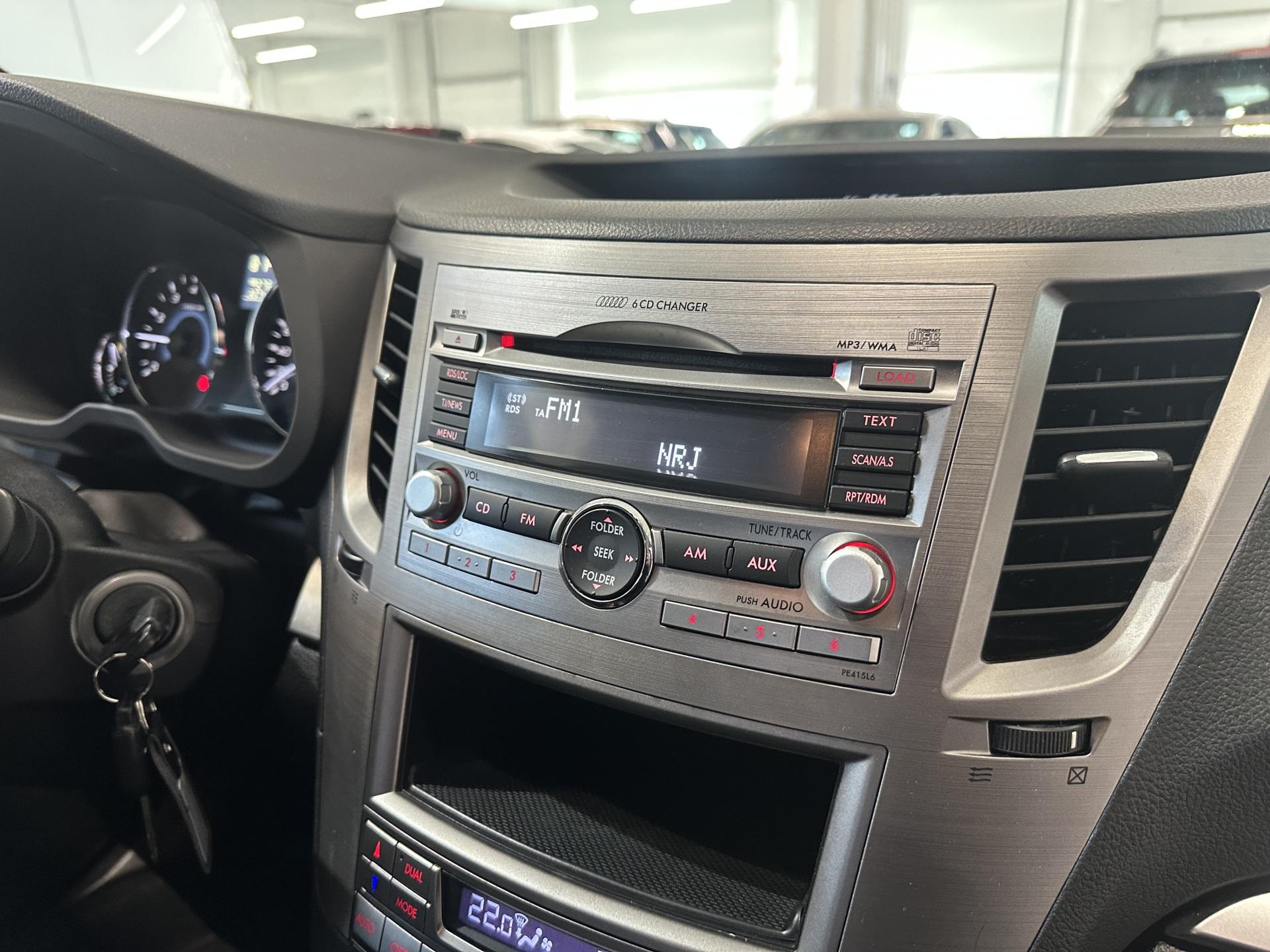 SUBARU Legacy 2011