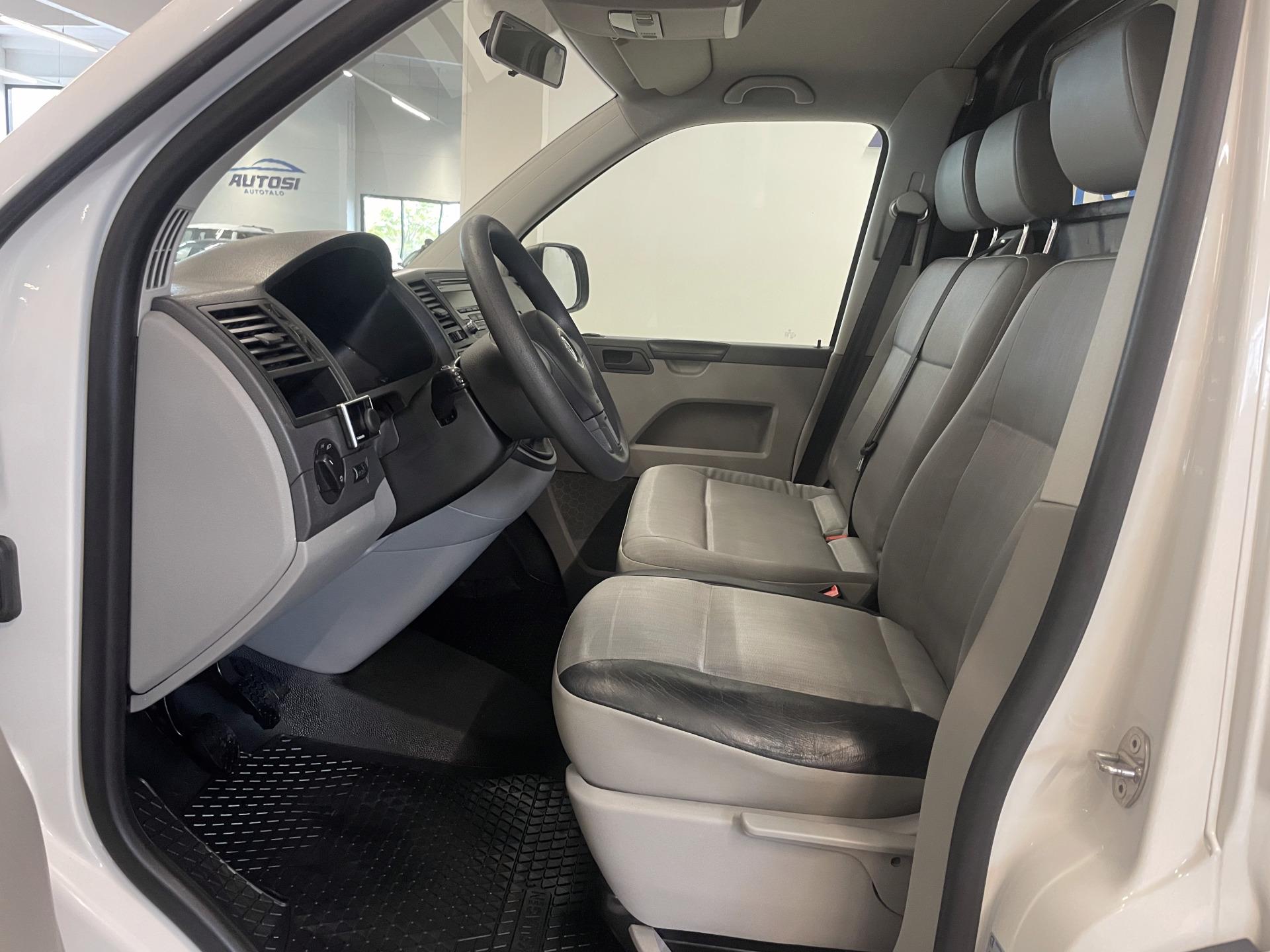 VOLKSWAGEN Transporter 2015