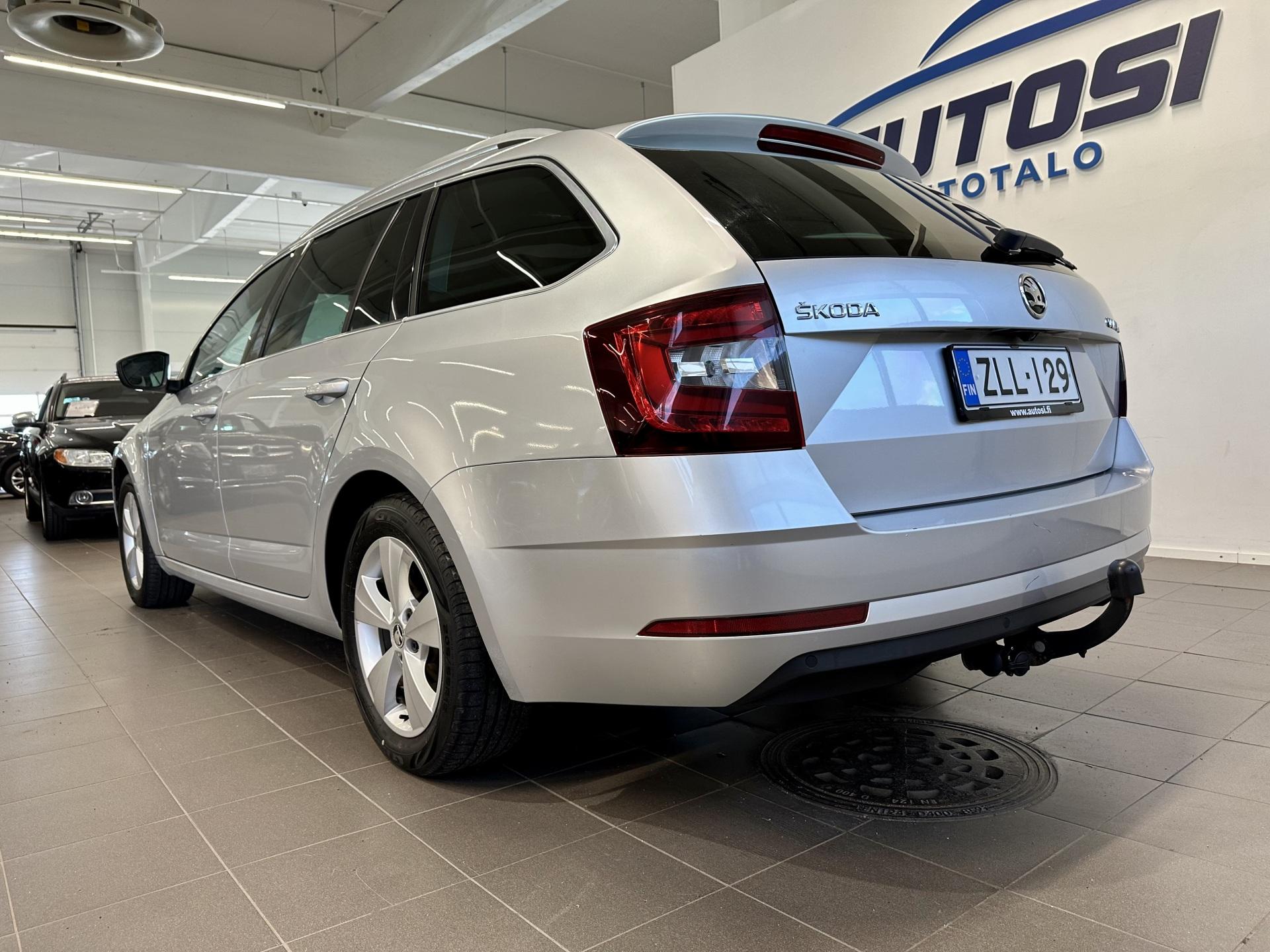 SKODA Octavia 3