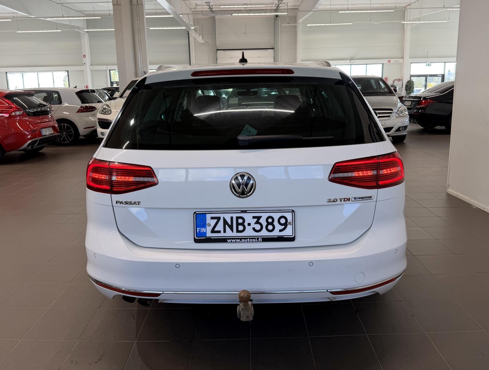 VOLKSWAGEN Passat 4