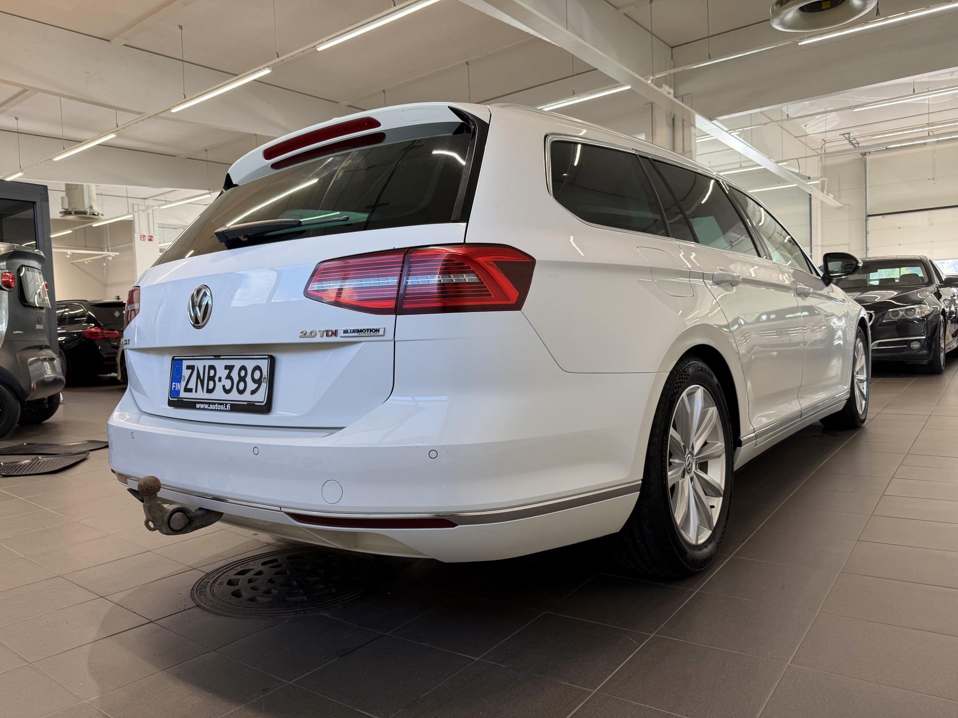 VOLKSWAGEN Passat 5