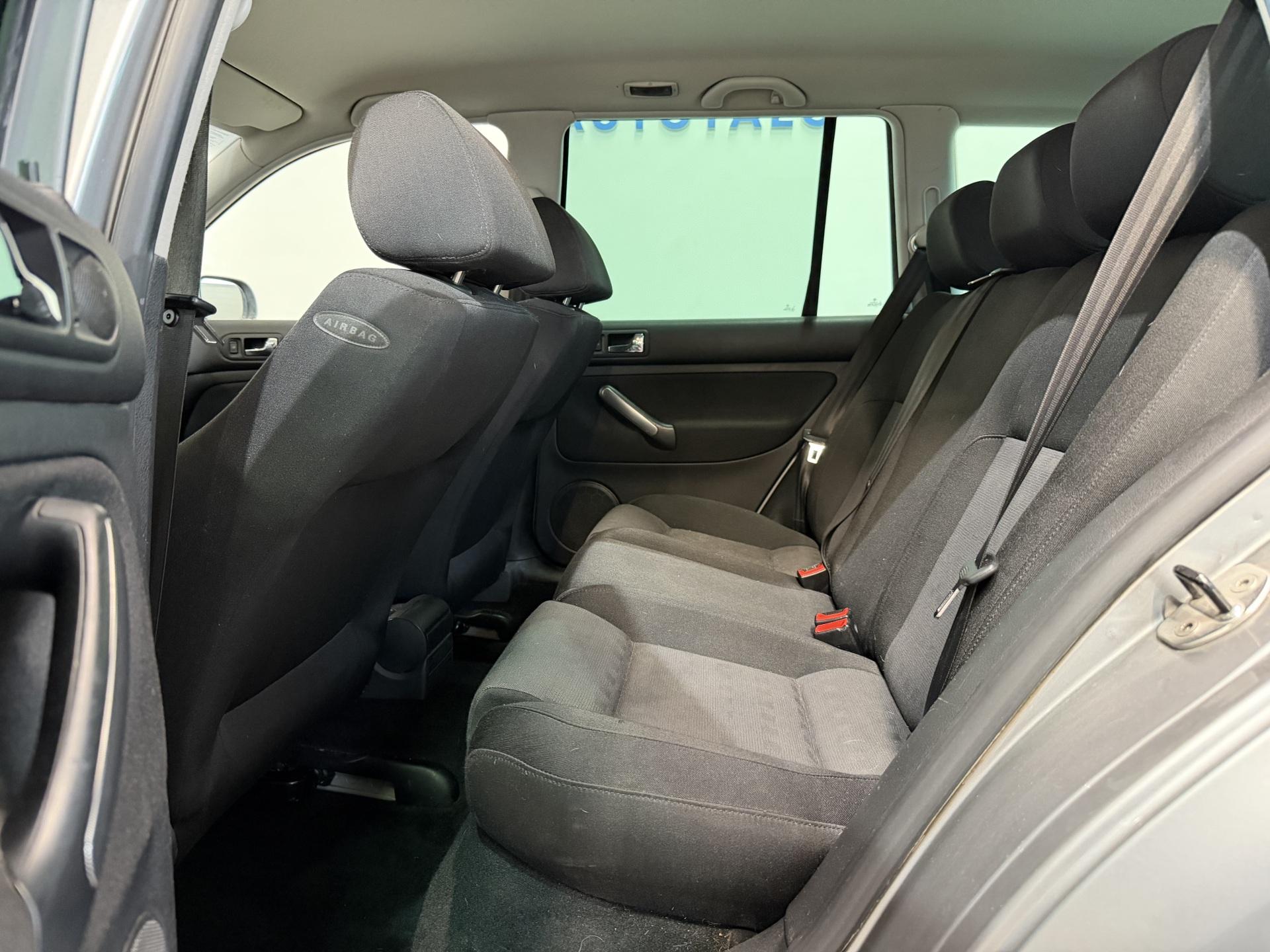 VOLKSWAGEN Golf 2006