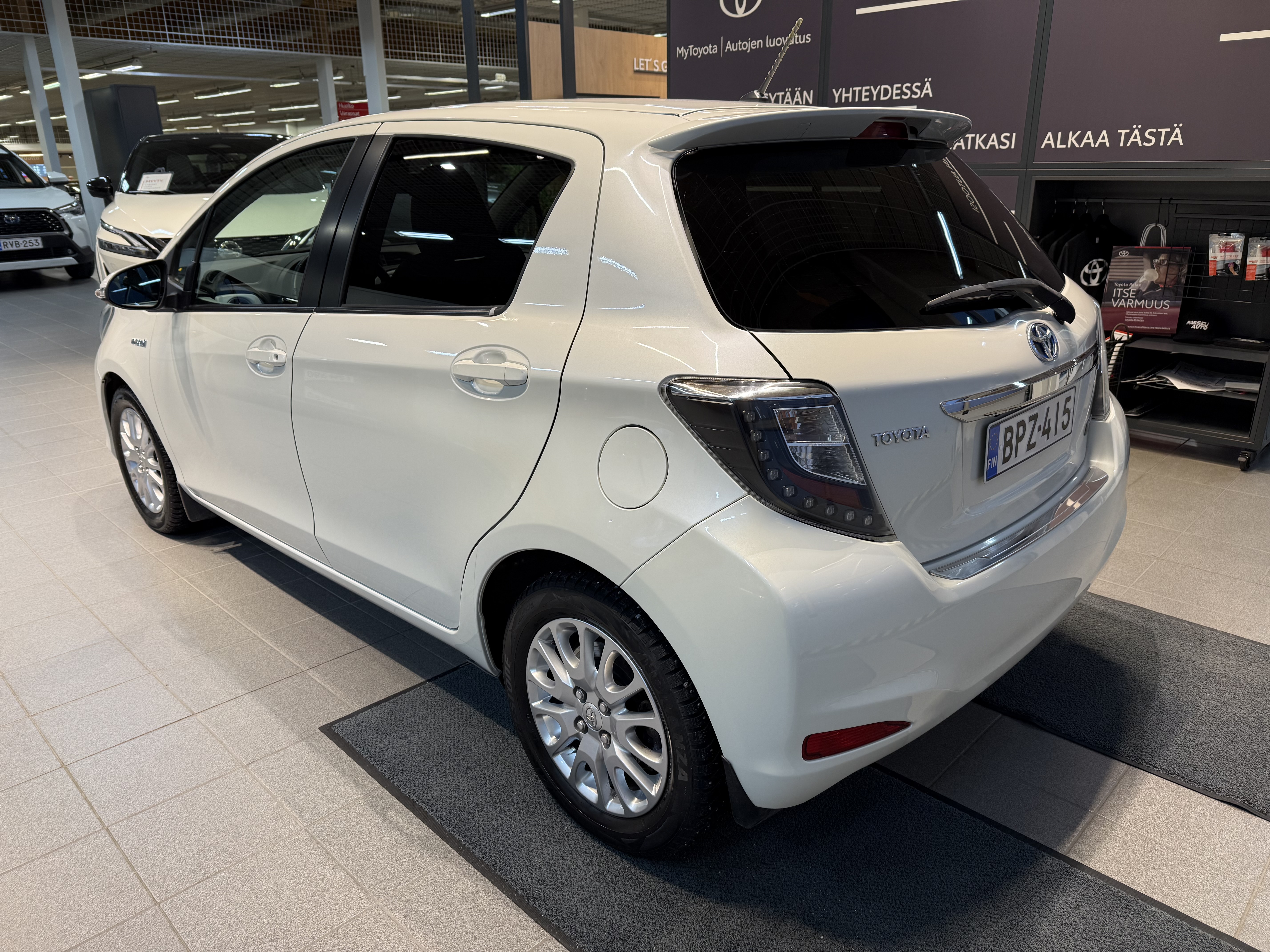 TOYOTA YARIS 2013