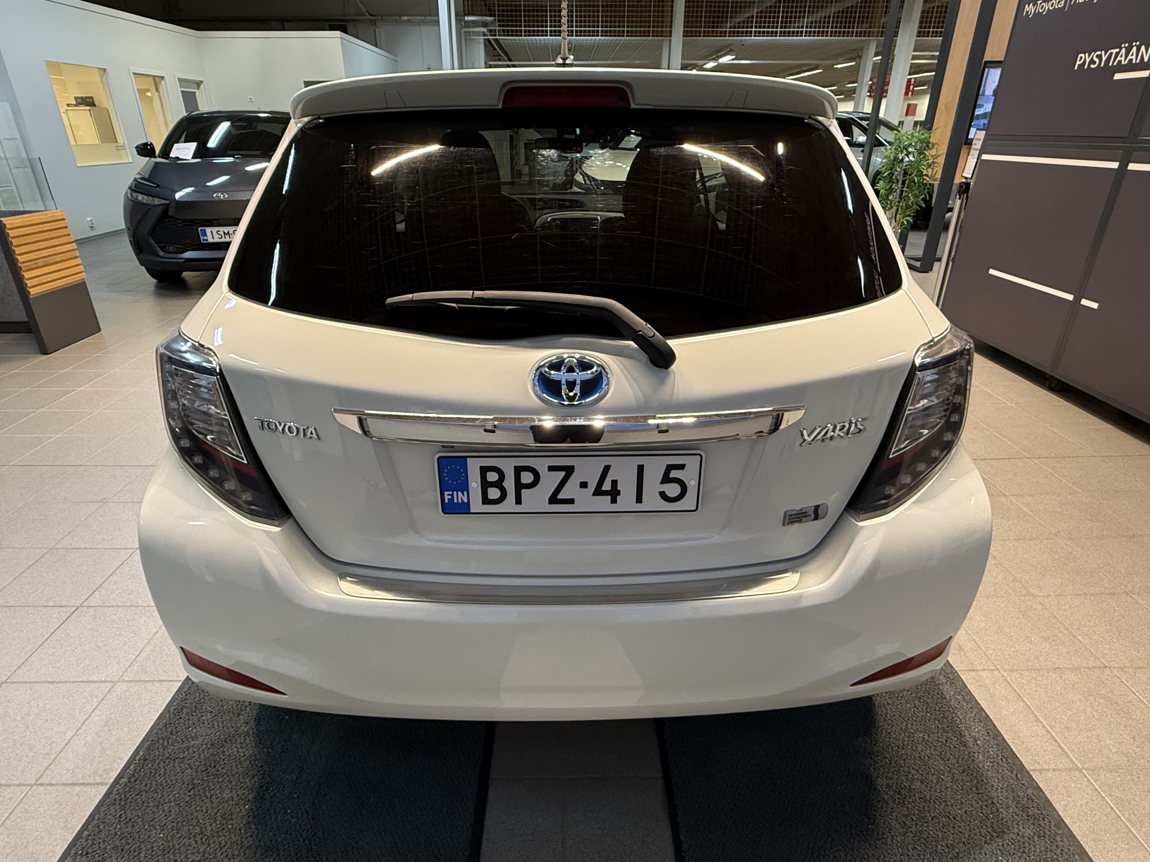 TOYOTA YARIS 2013