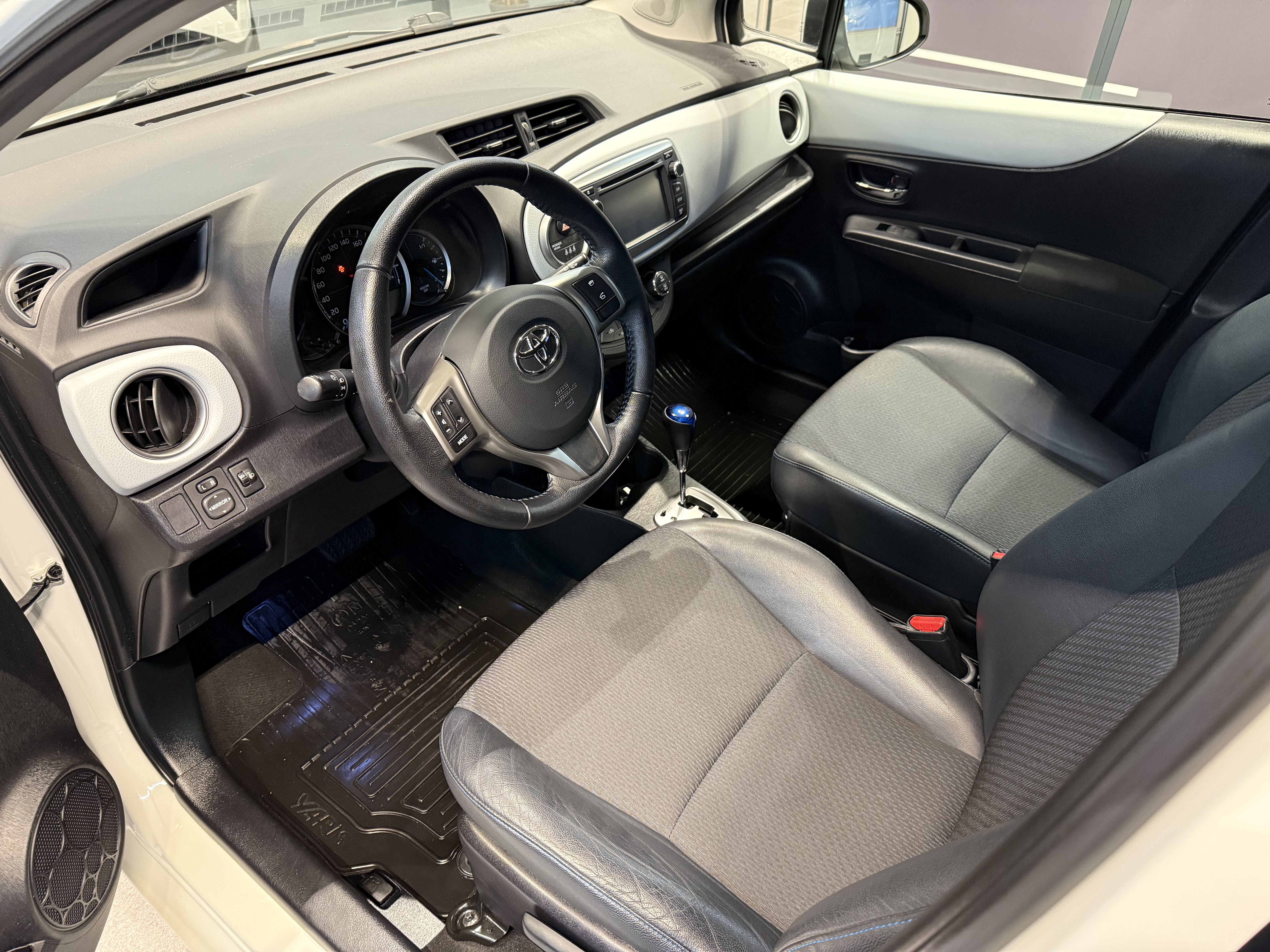 TOYOTA YARIS 2013