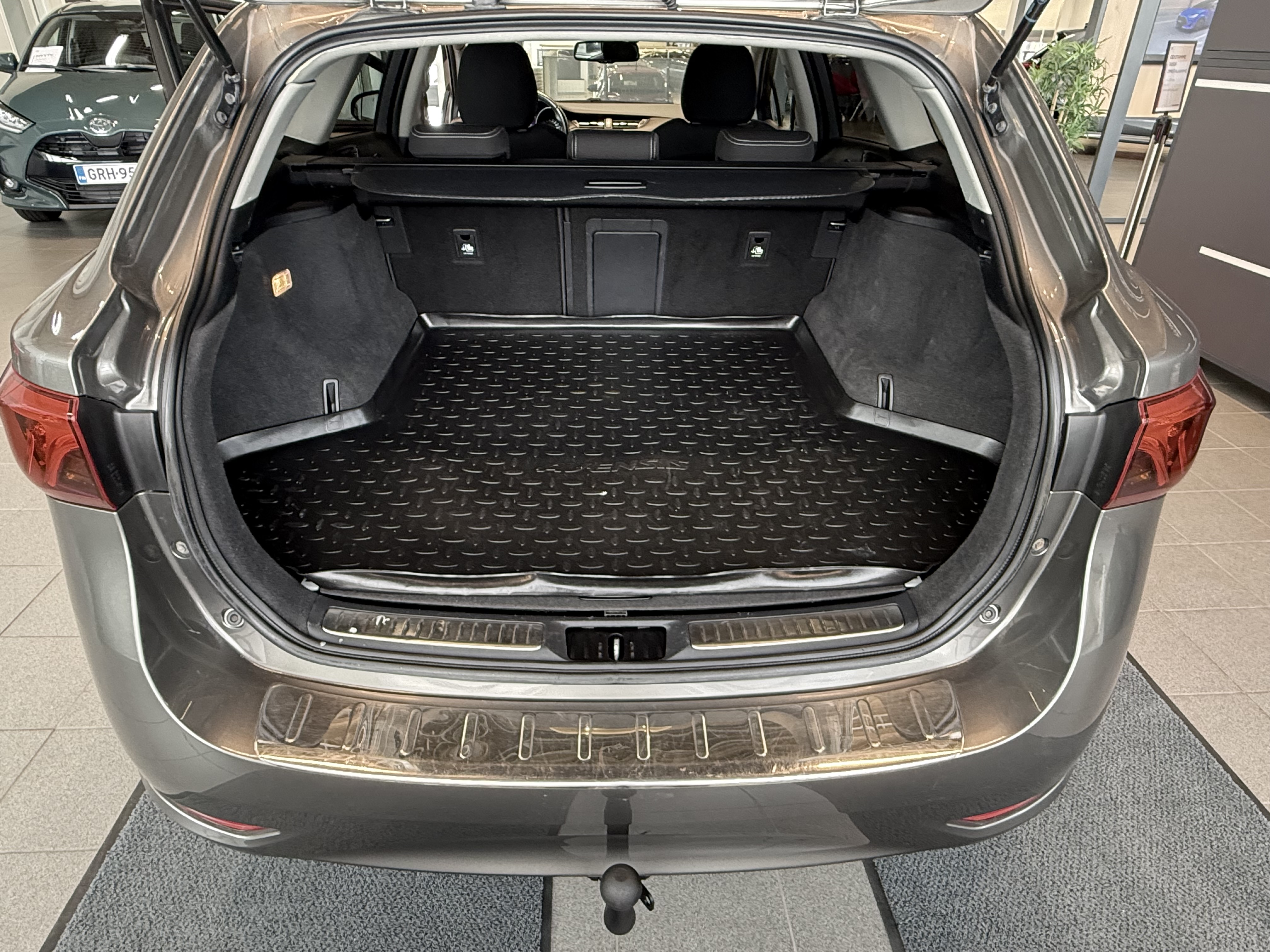 TOYOTA AVENSIS 2017