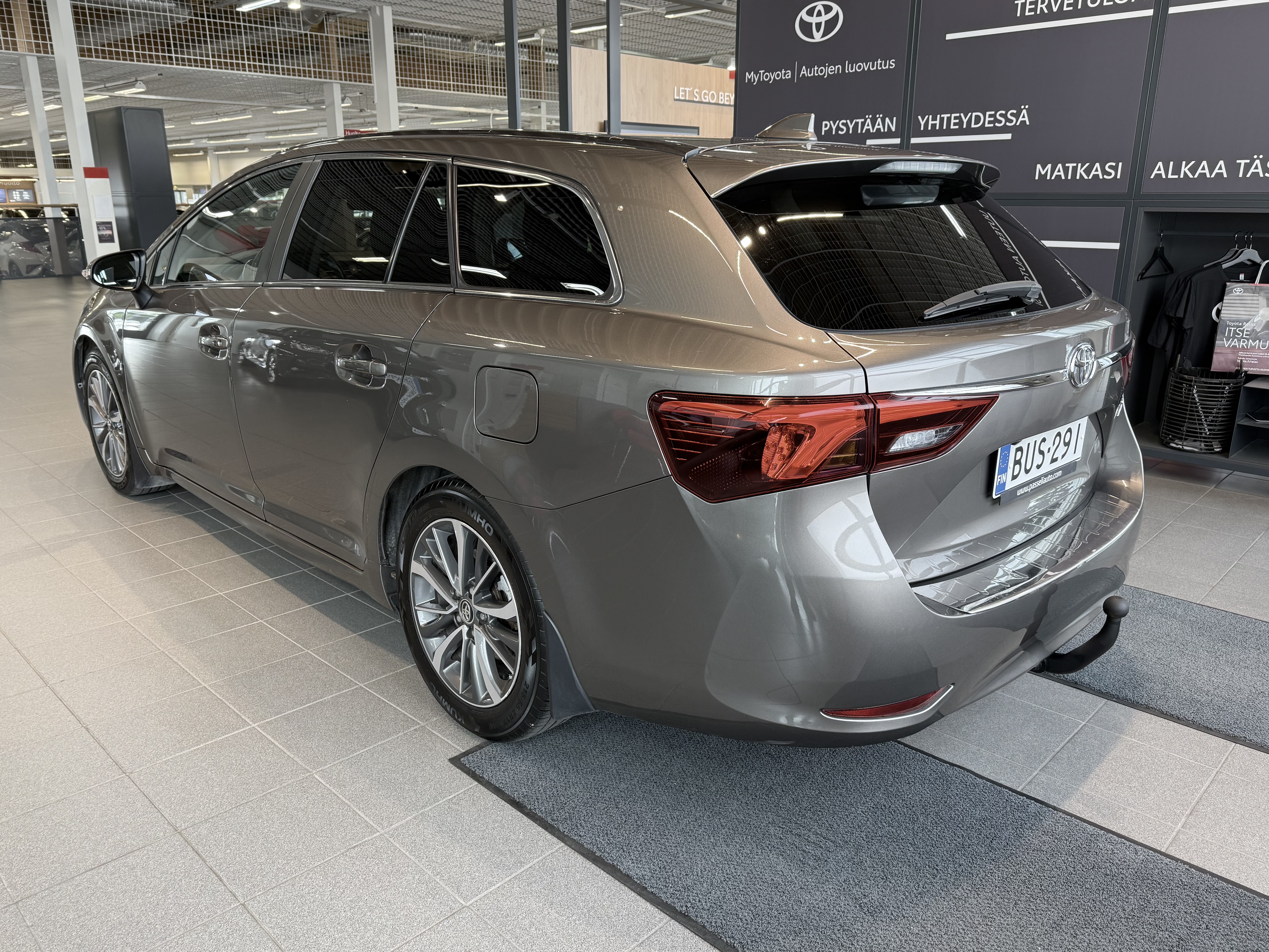 TOYOTA AVENSIS 2017