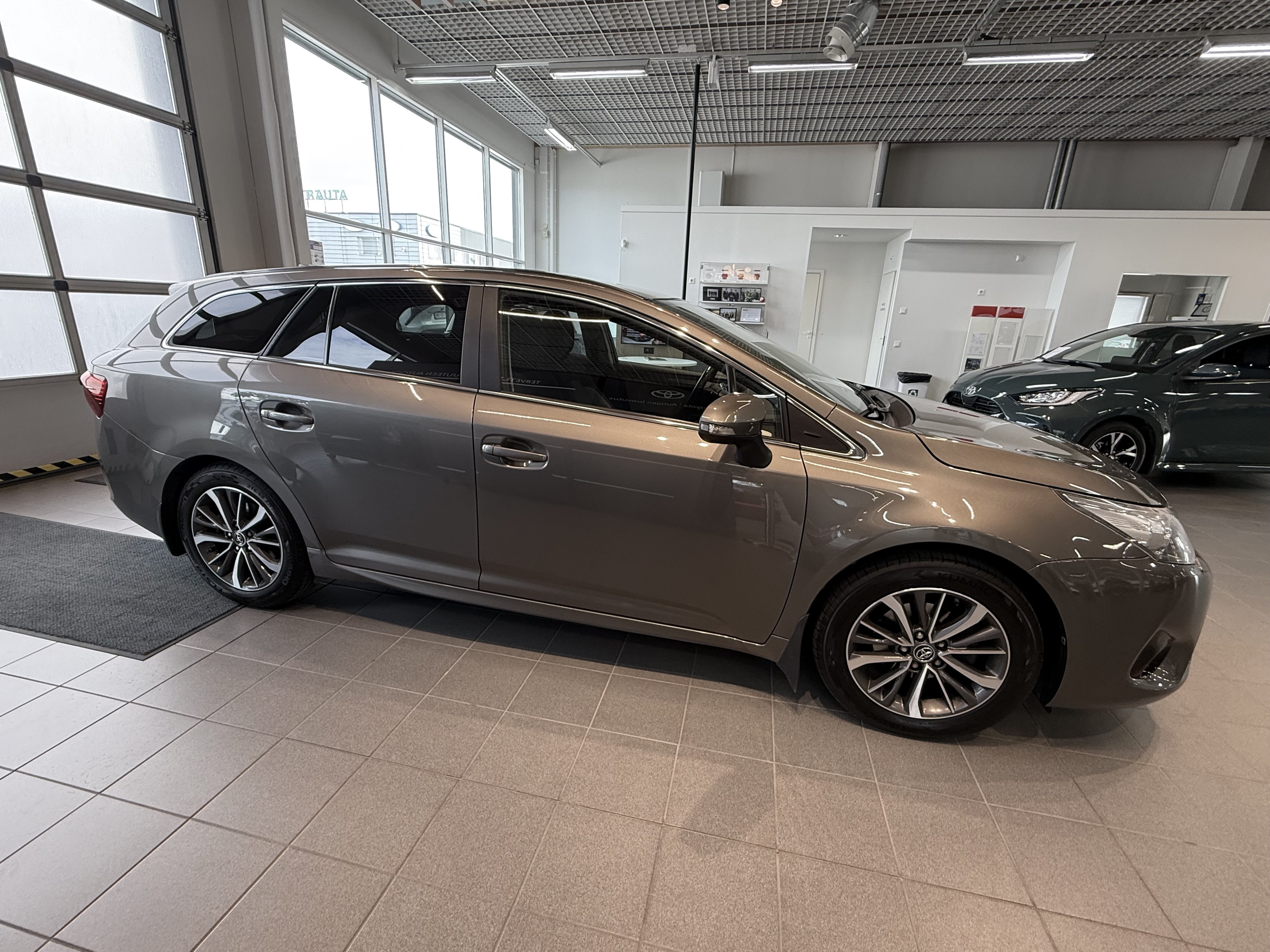 TOYOTA AVENSIS 2017