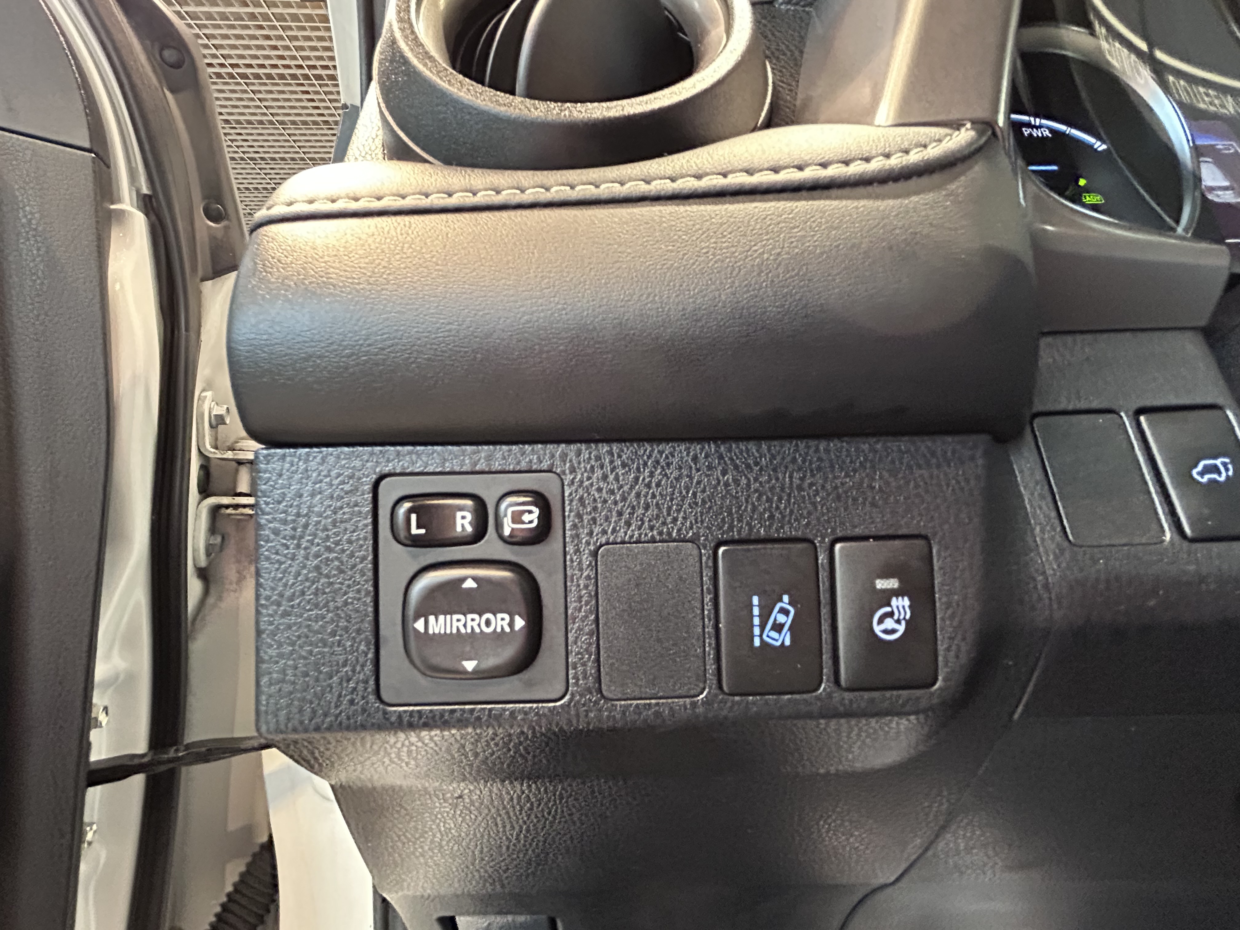 TOYOTA RAV4 2018