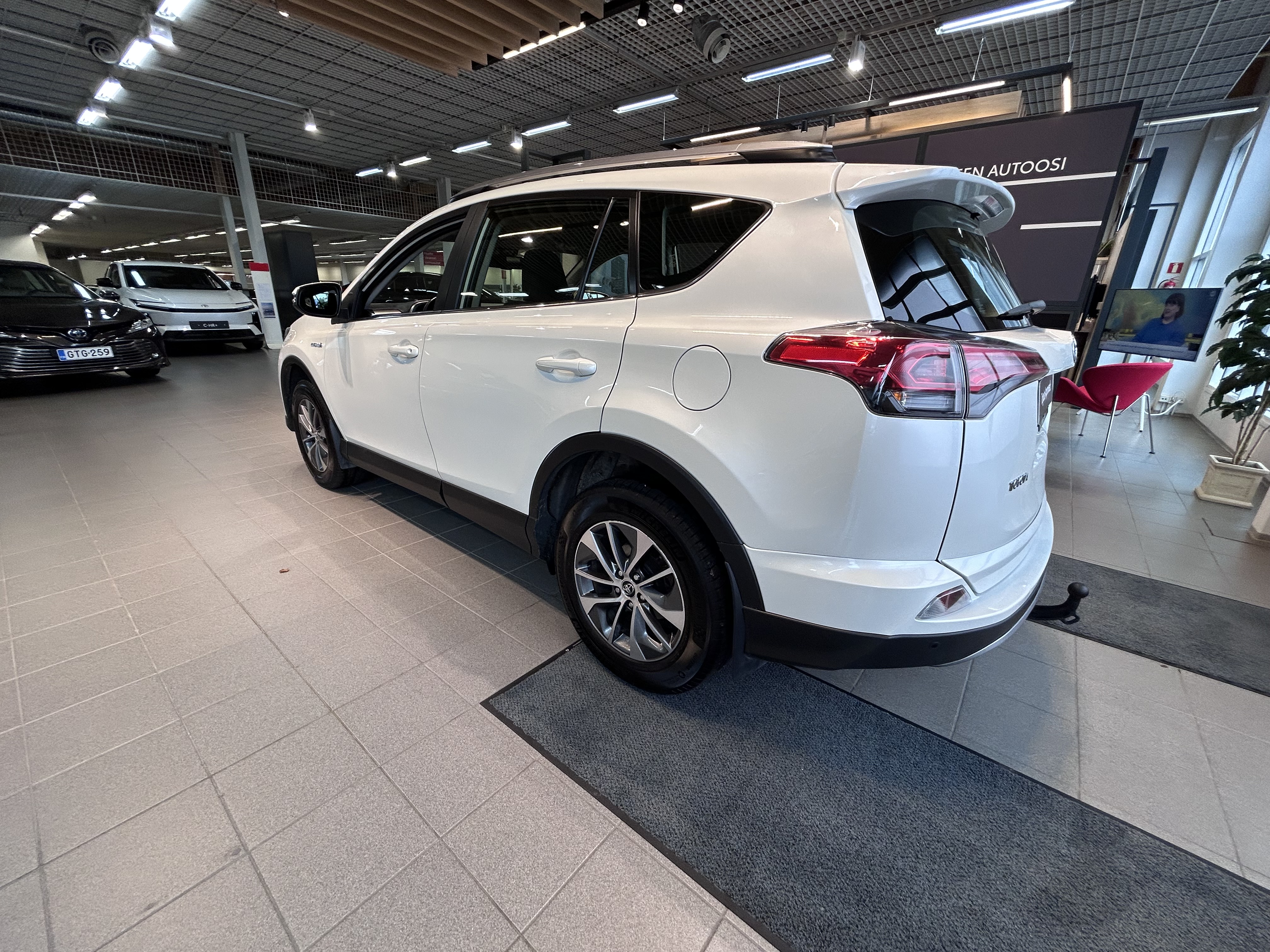 TOYOTA RAV4 2018