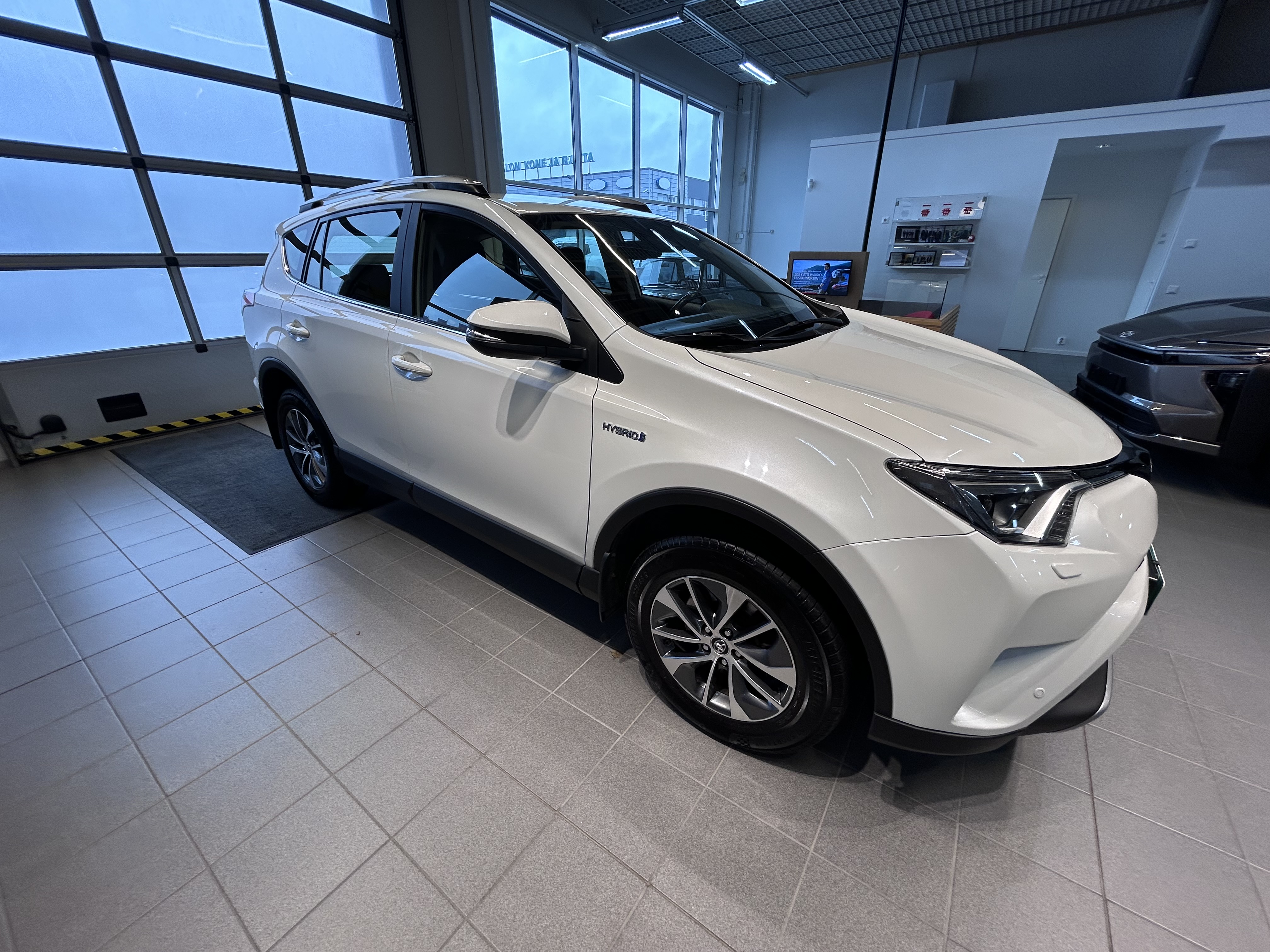 TOYOTA RAV4 2018