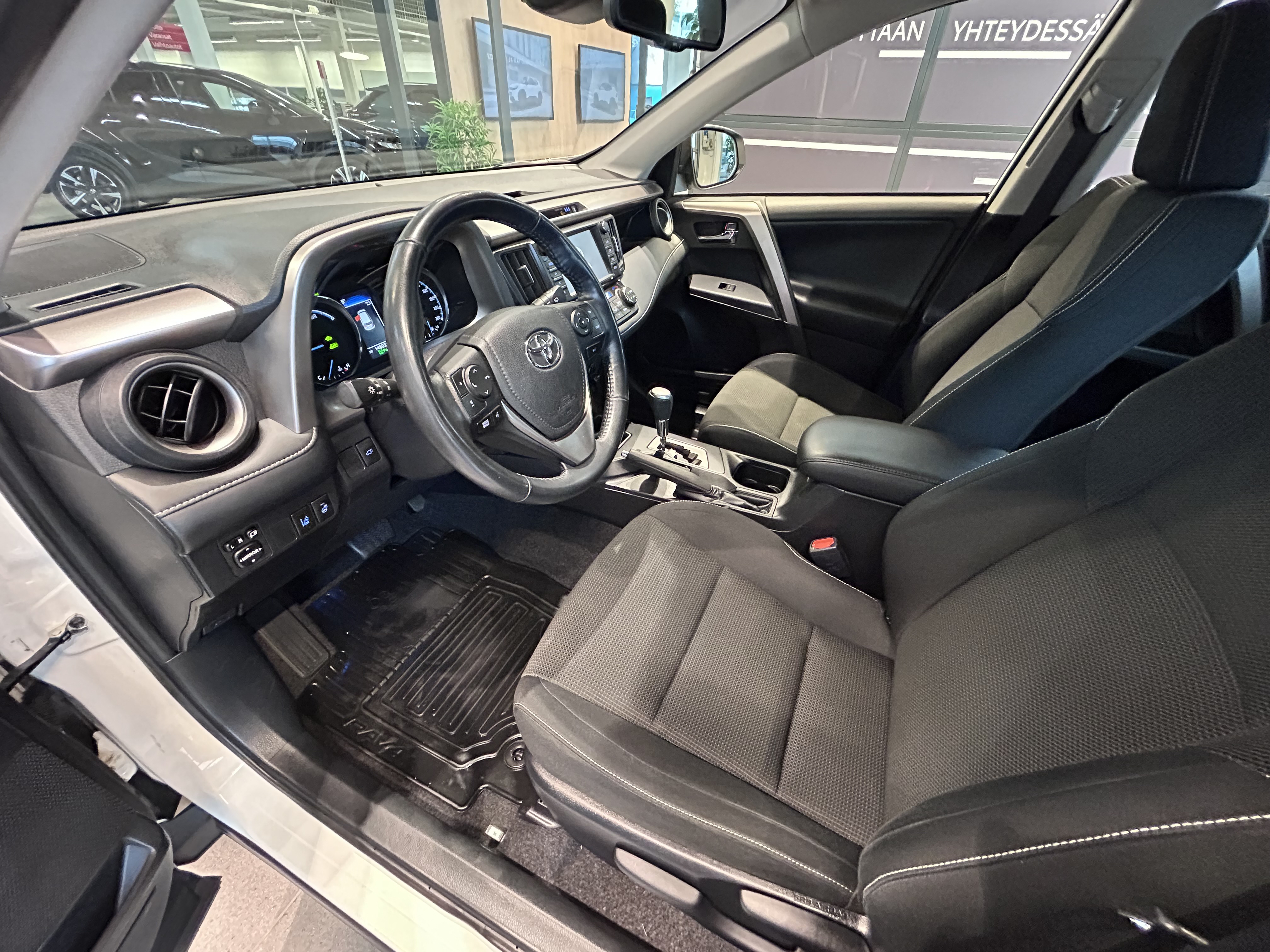 TOYOTA RAV4 2018