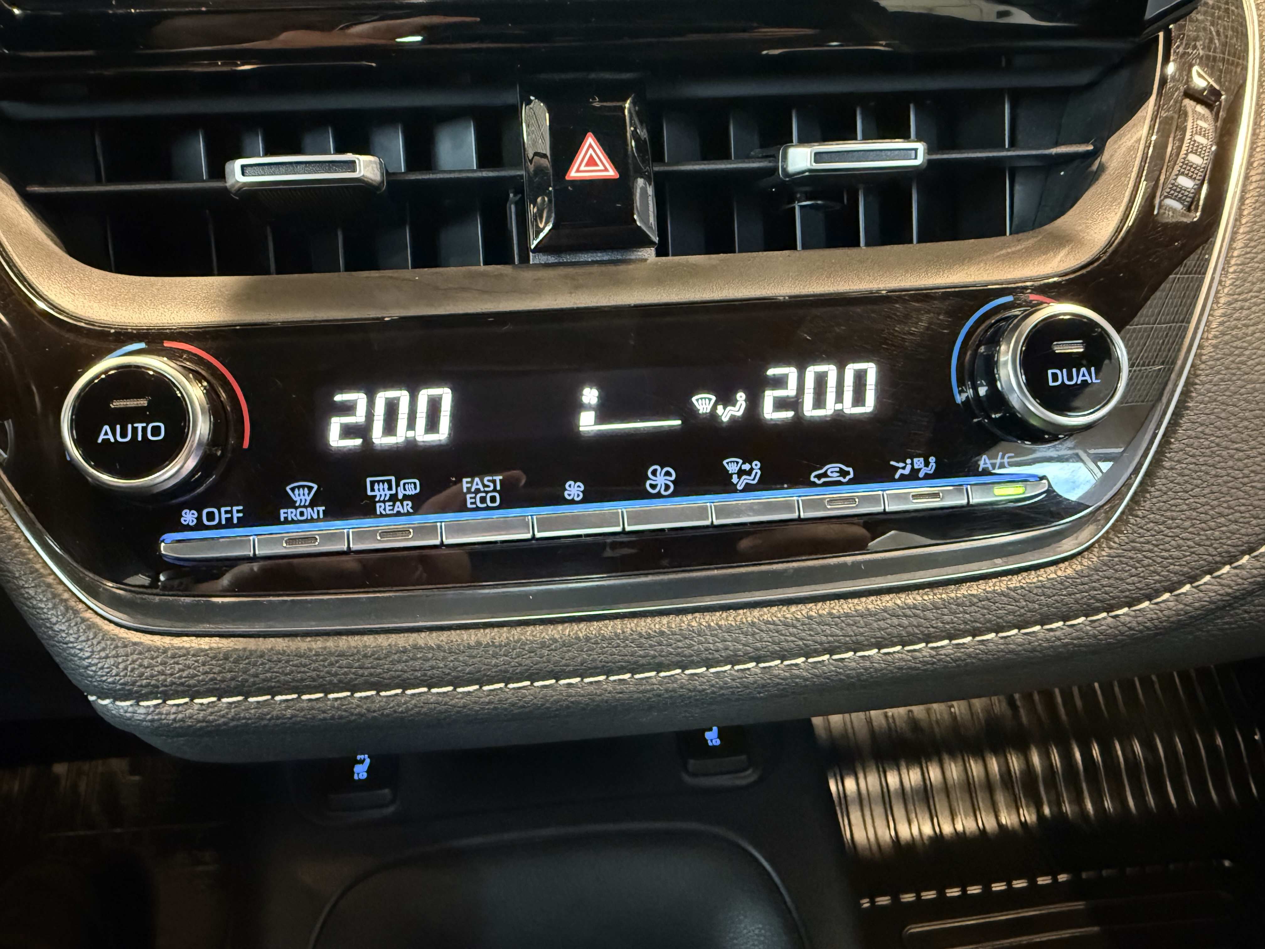 TOYOTA COROLLA 2019