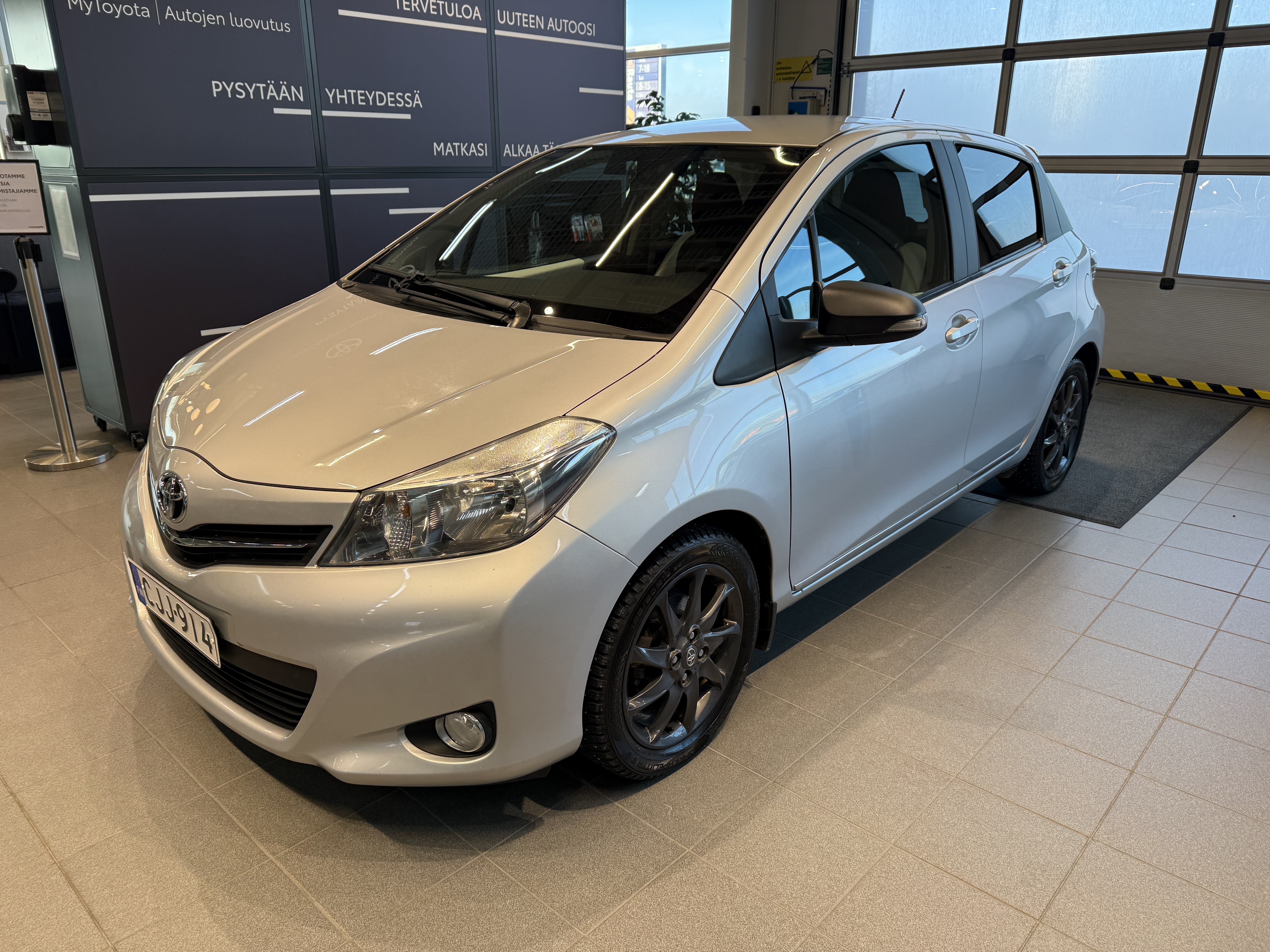 TOYOTA YARIS 2014