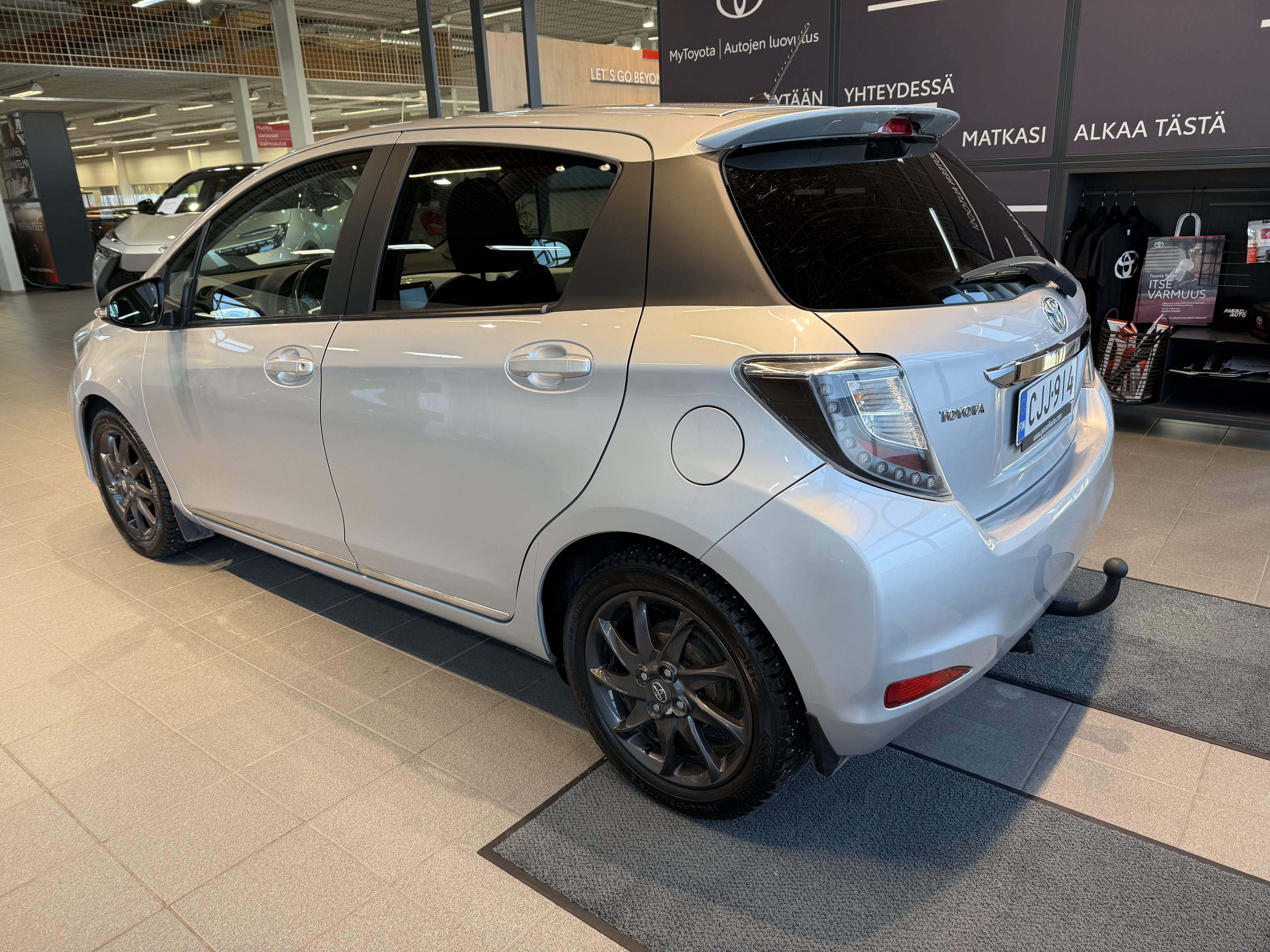 TOYOTA YARIS 2014