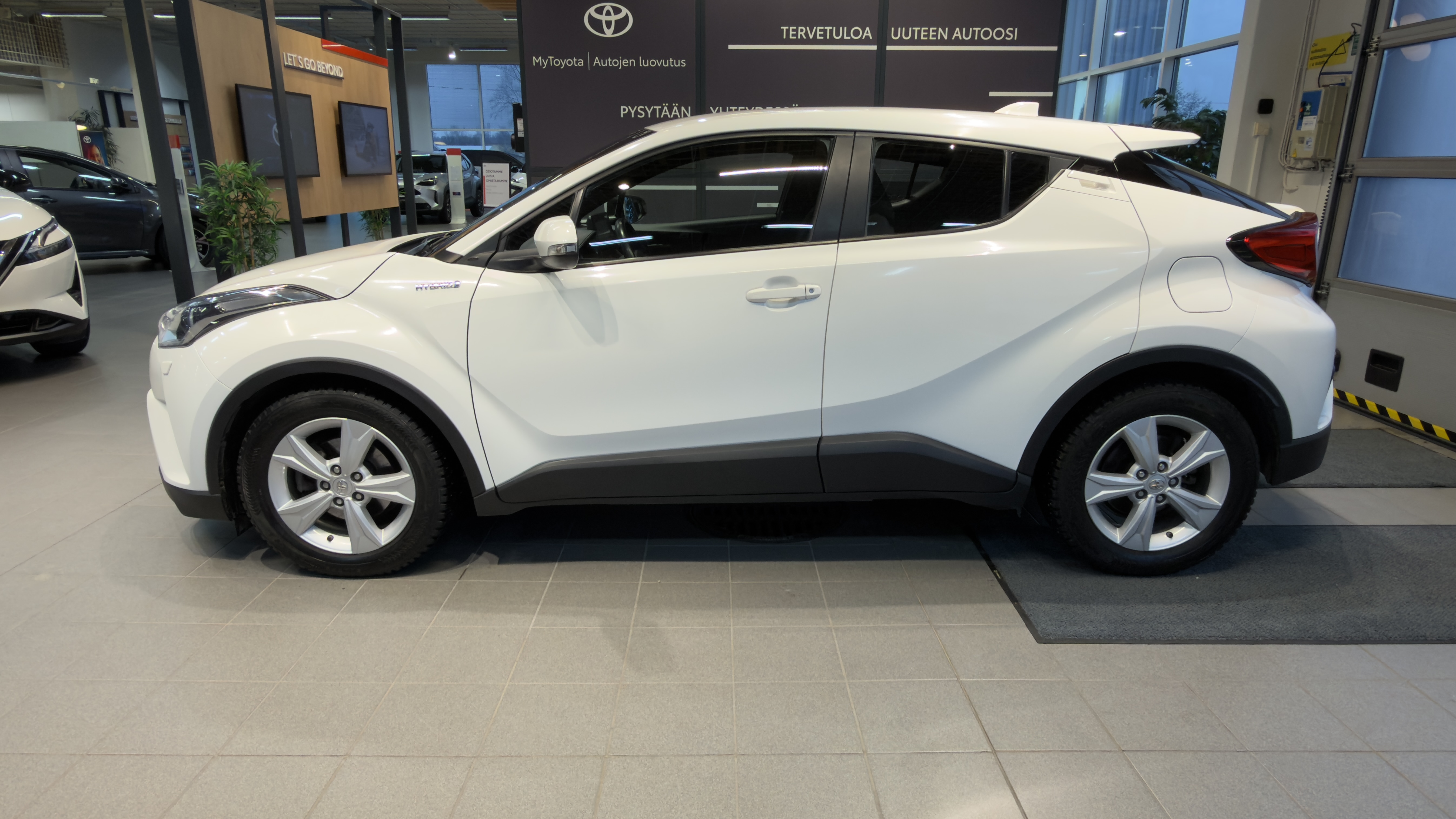 TOYOTA C-HR 2019