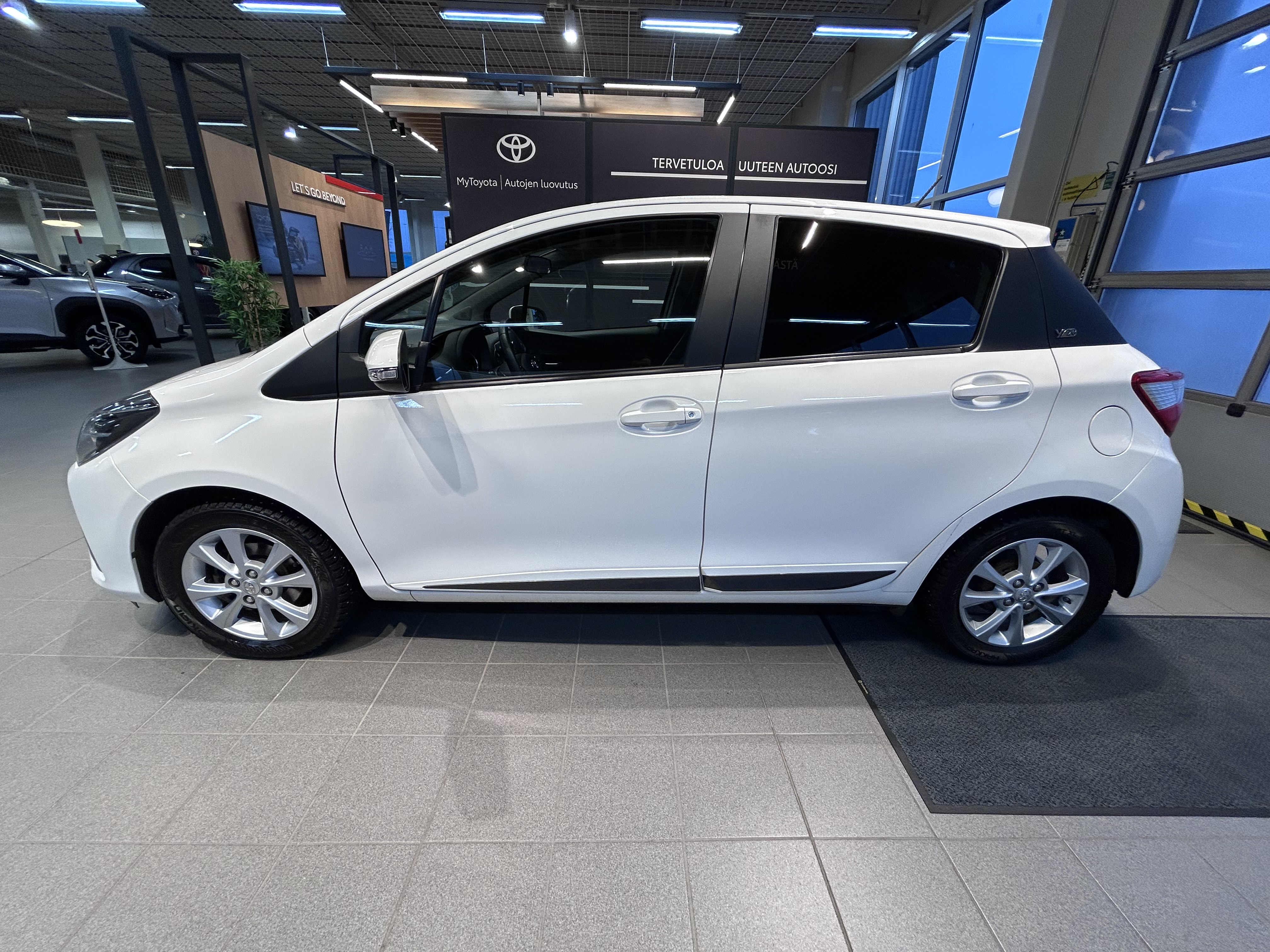 TOYOTA YARIS 2019