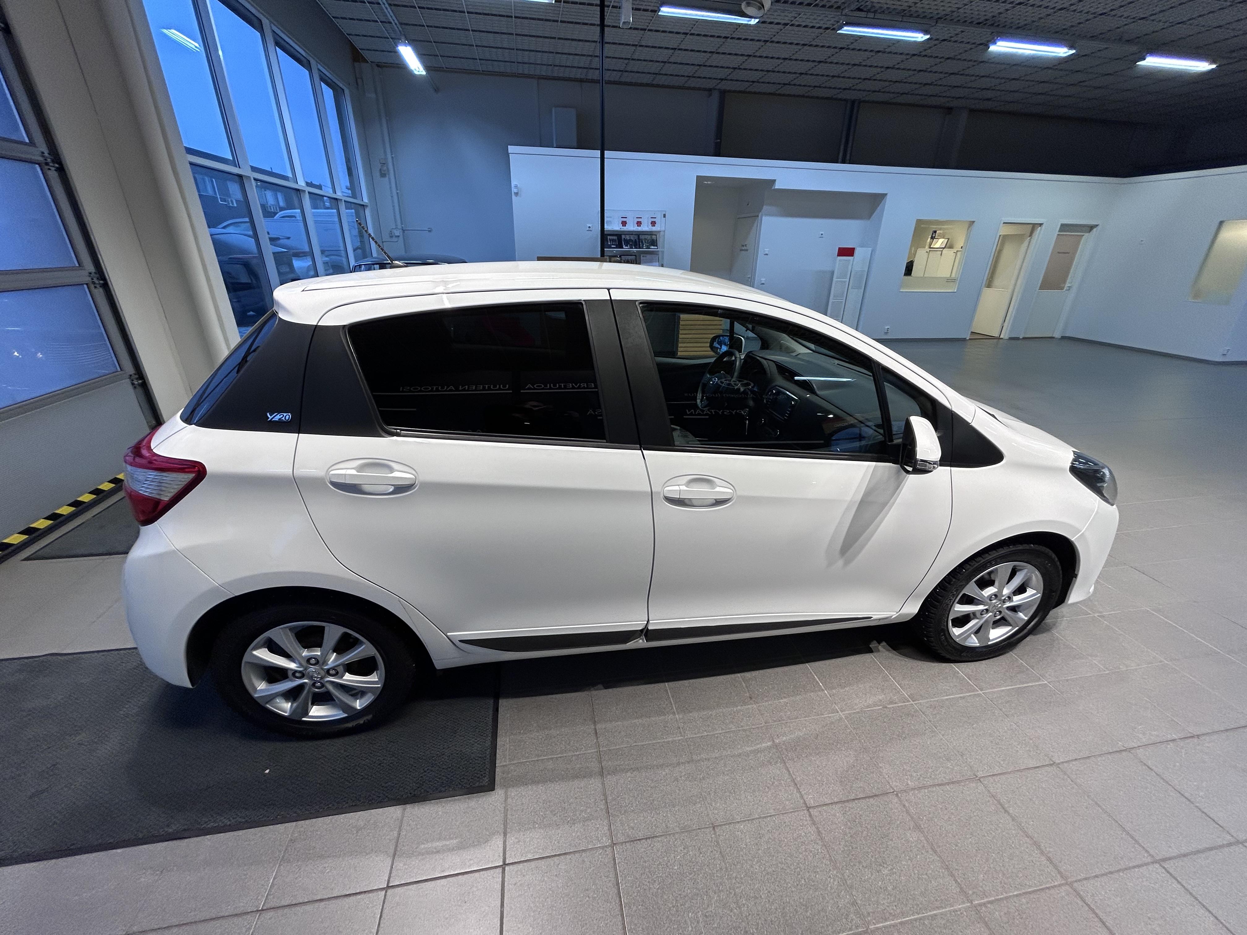 TOYOTA YARIS 2019