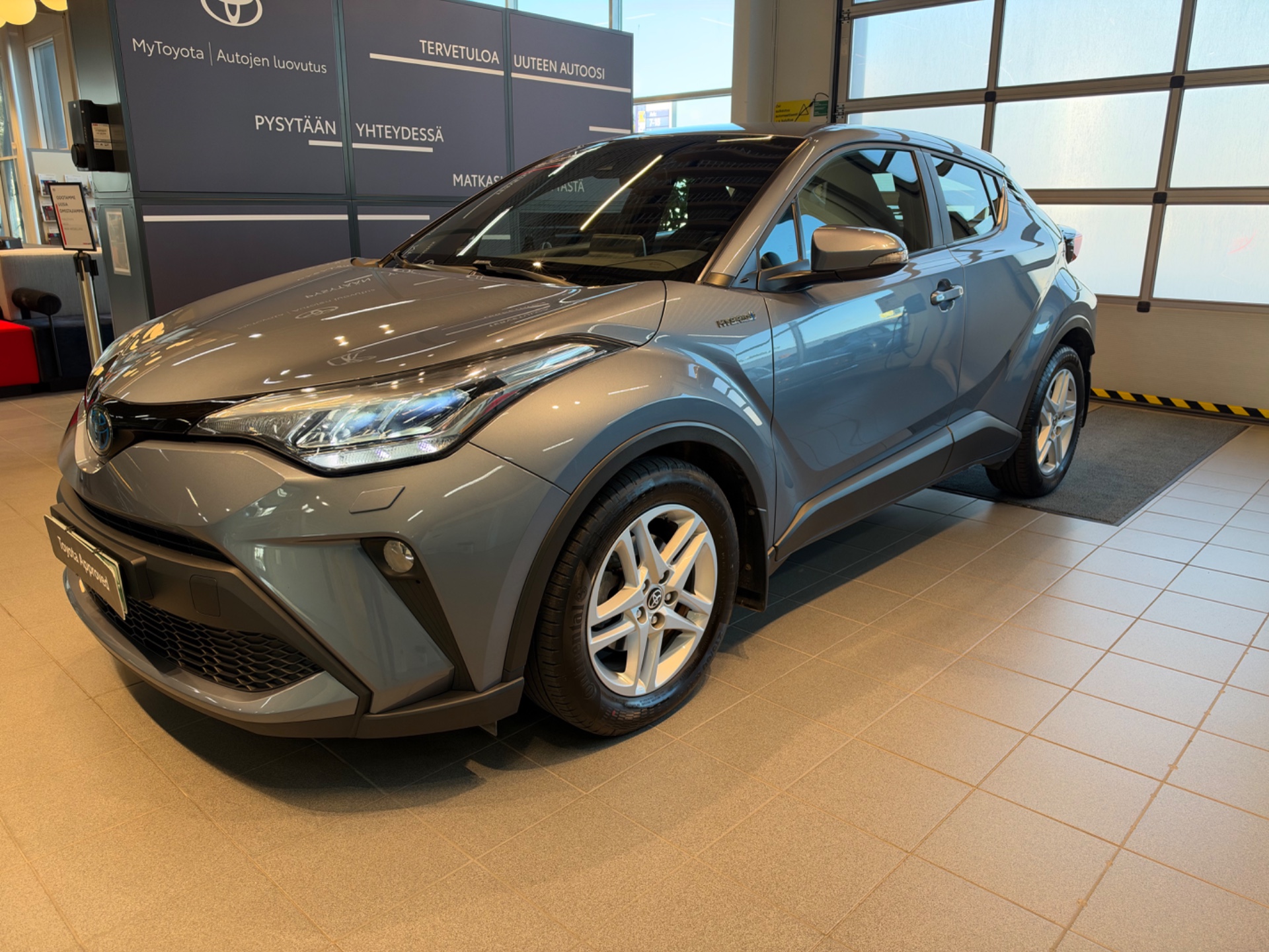 TOYOTA C-HR 2021