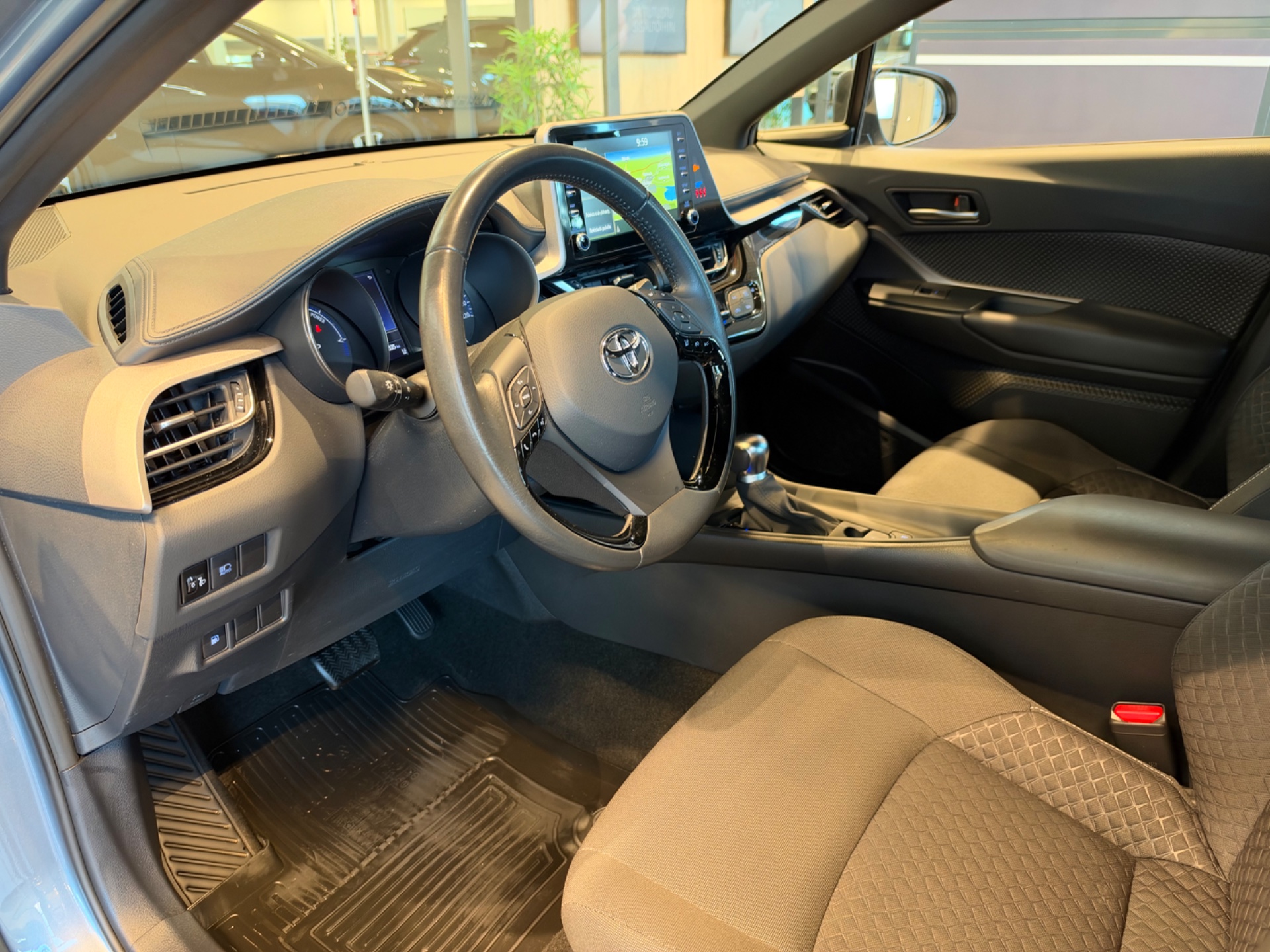 TOYOTA C-HR 2021