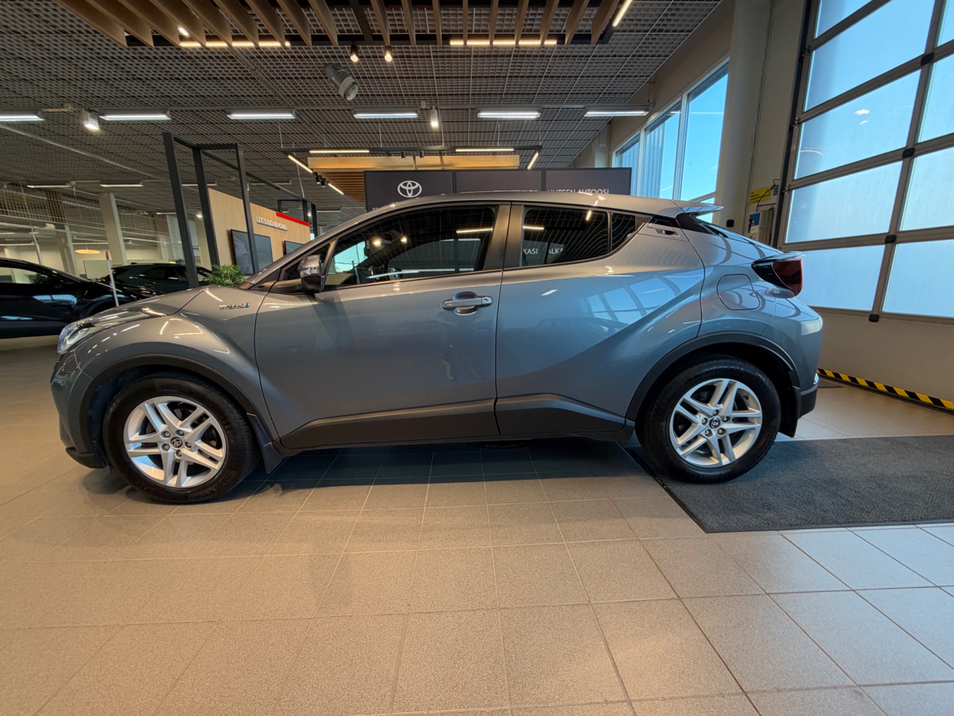 TOYOTA C-HR 2021