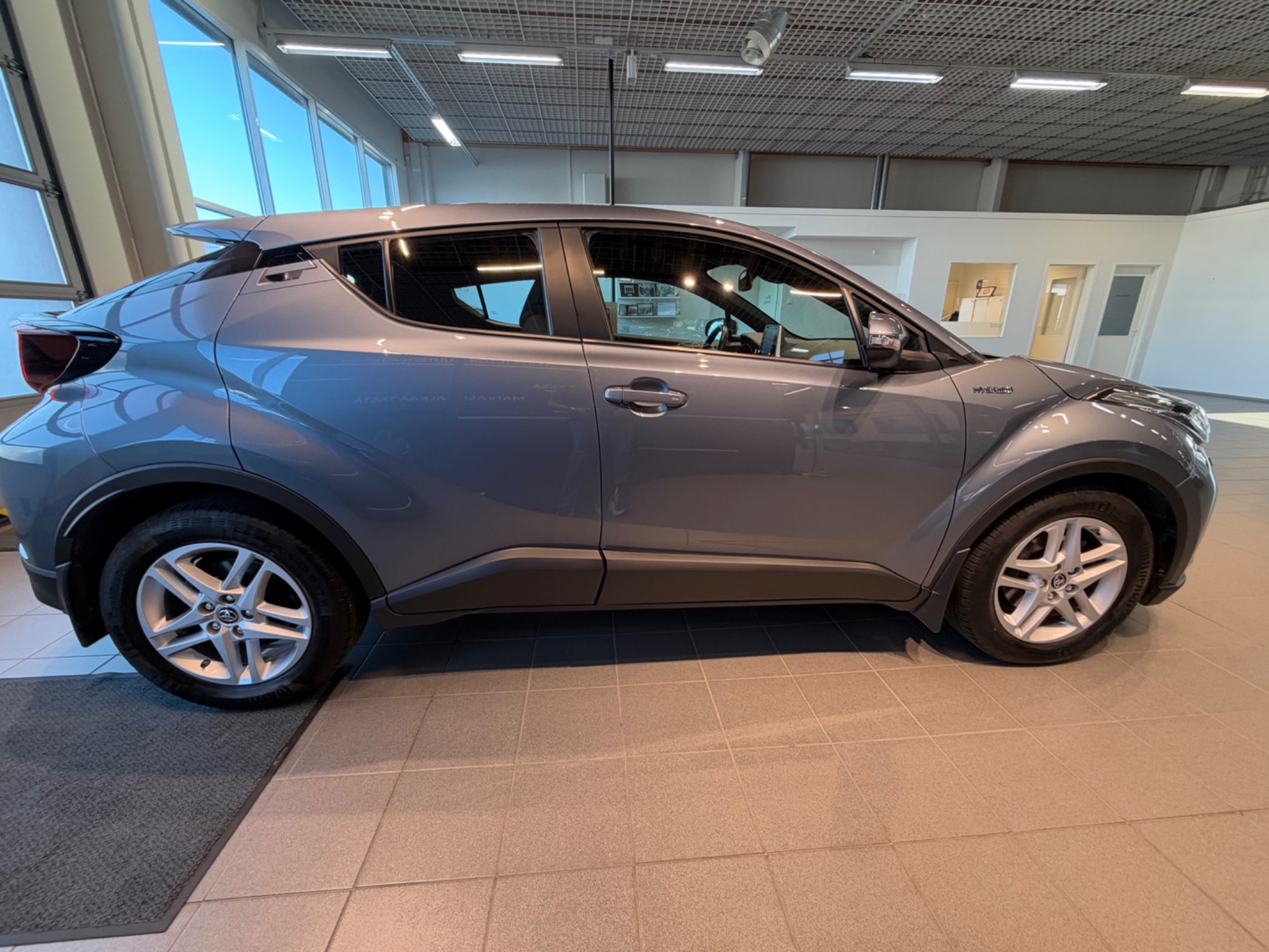 TOYOTA C-HR 2021