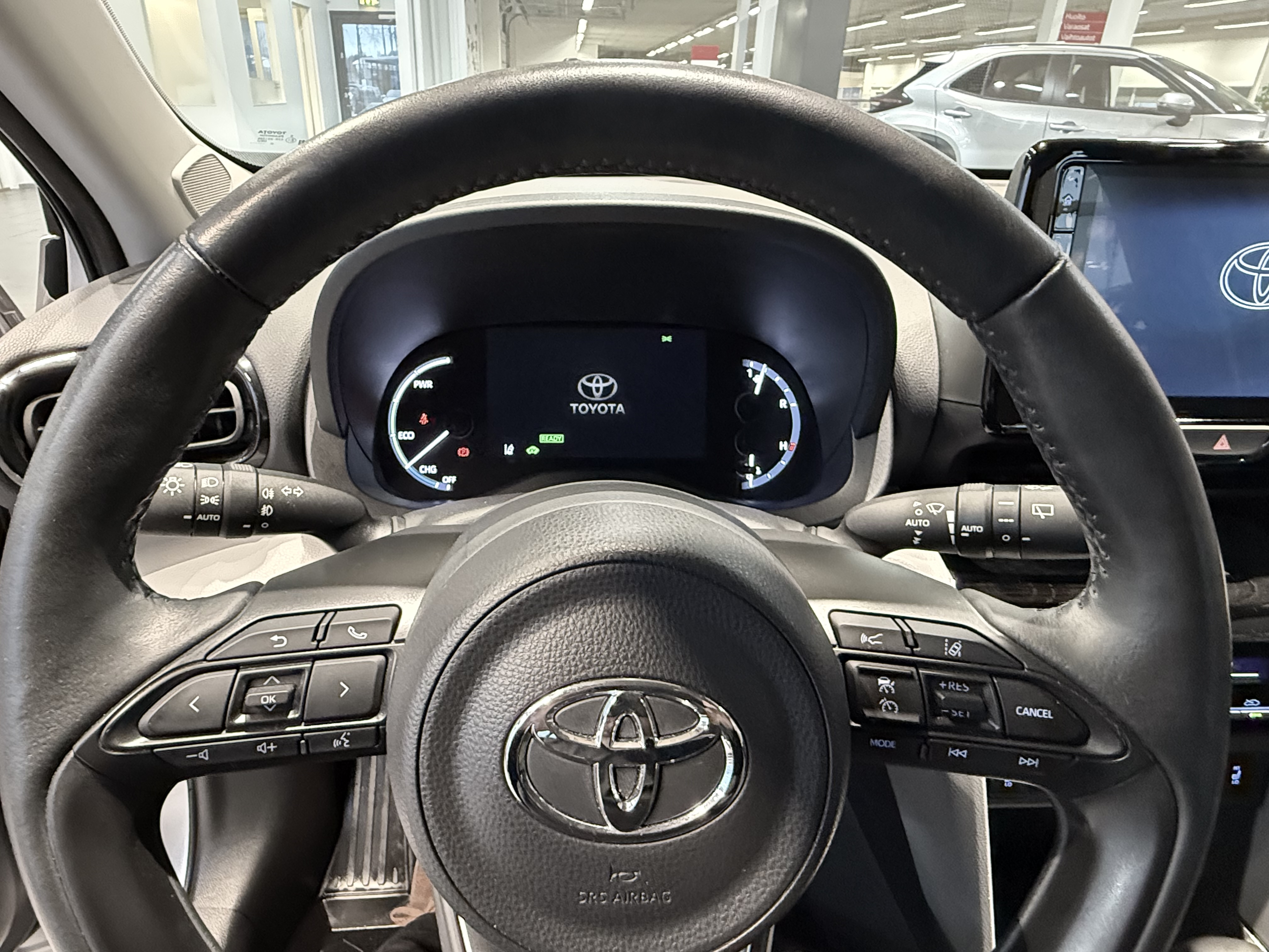 TOYOTA Yaris Cross 2022