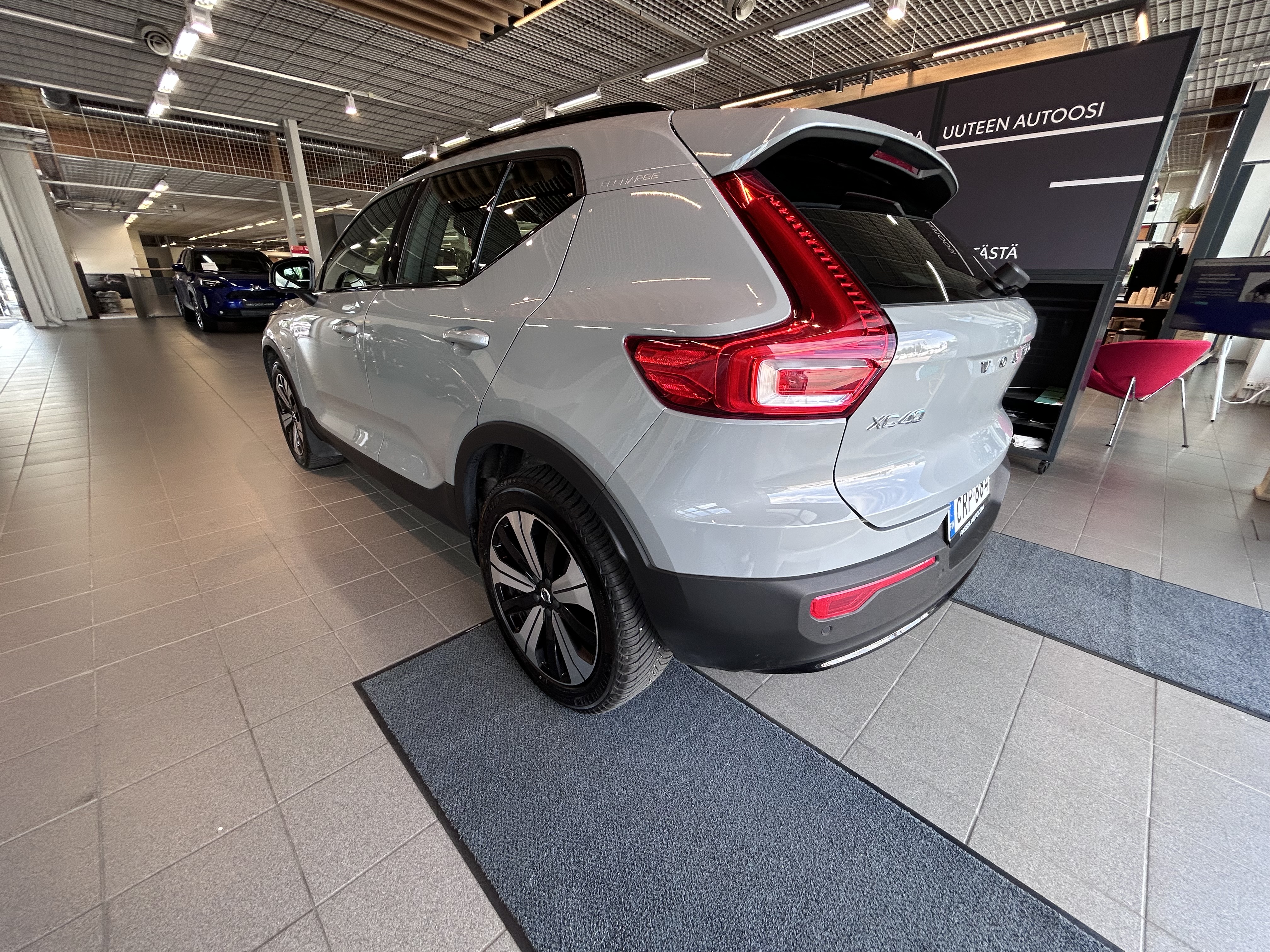 VOLVO XC40 2023