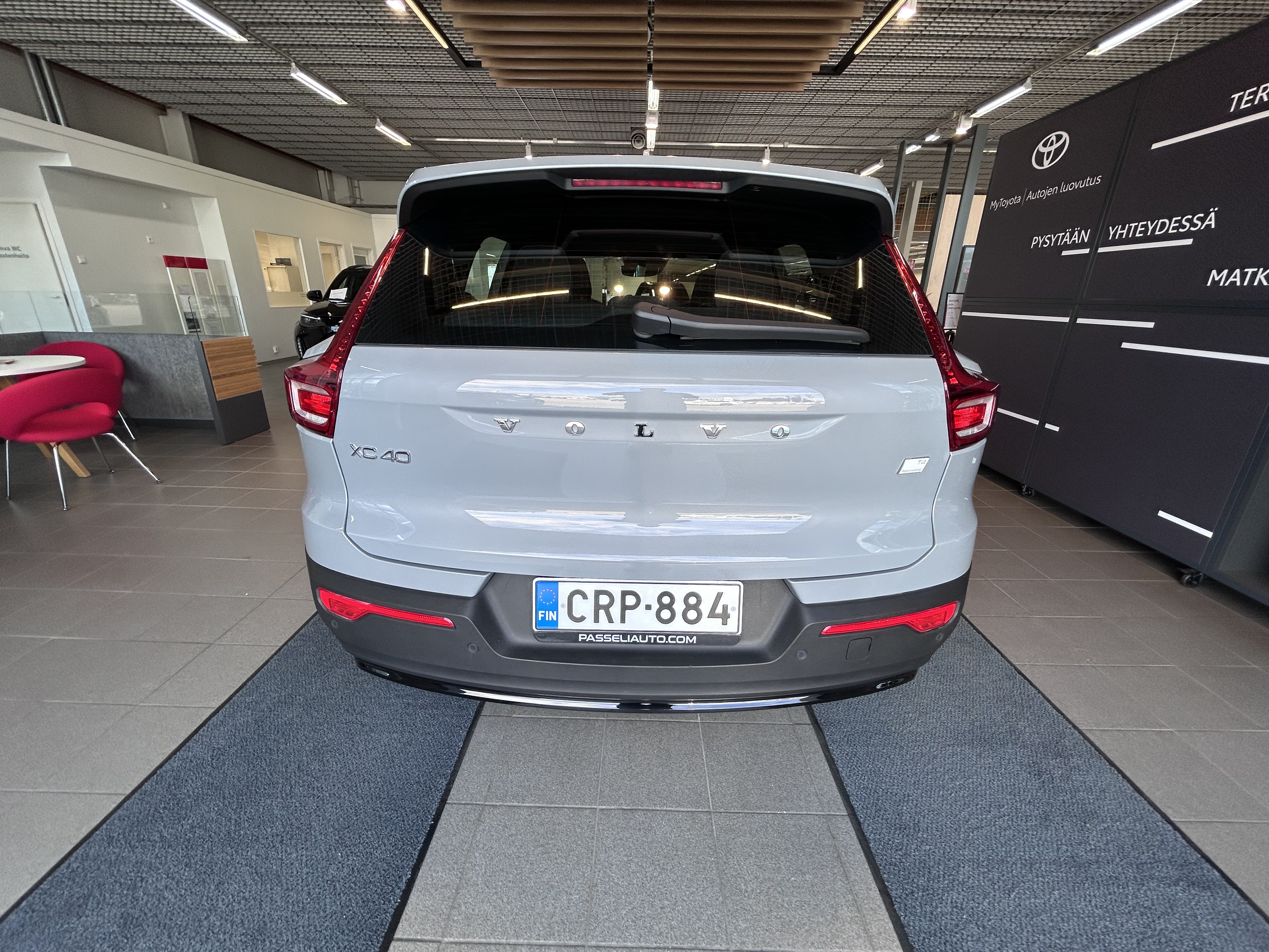VOLVO XC40 2023