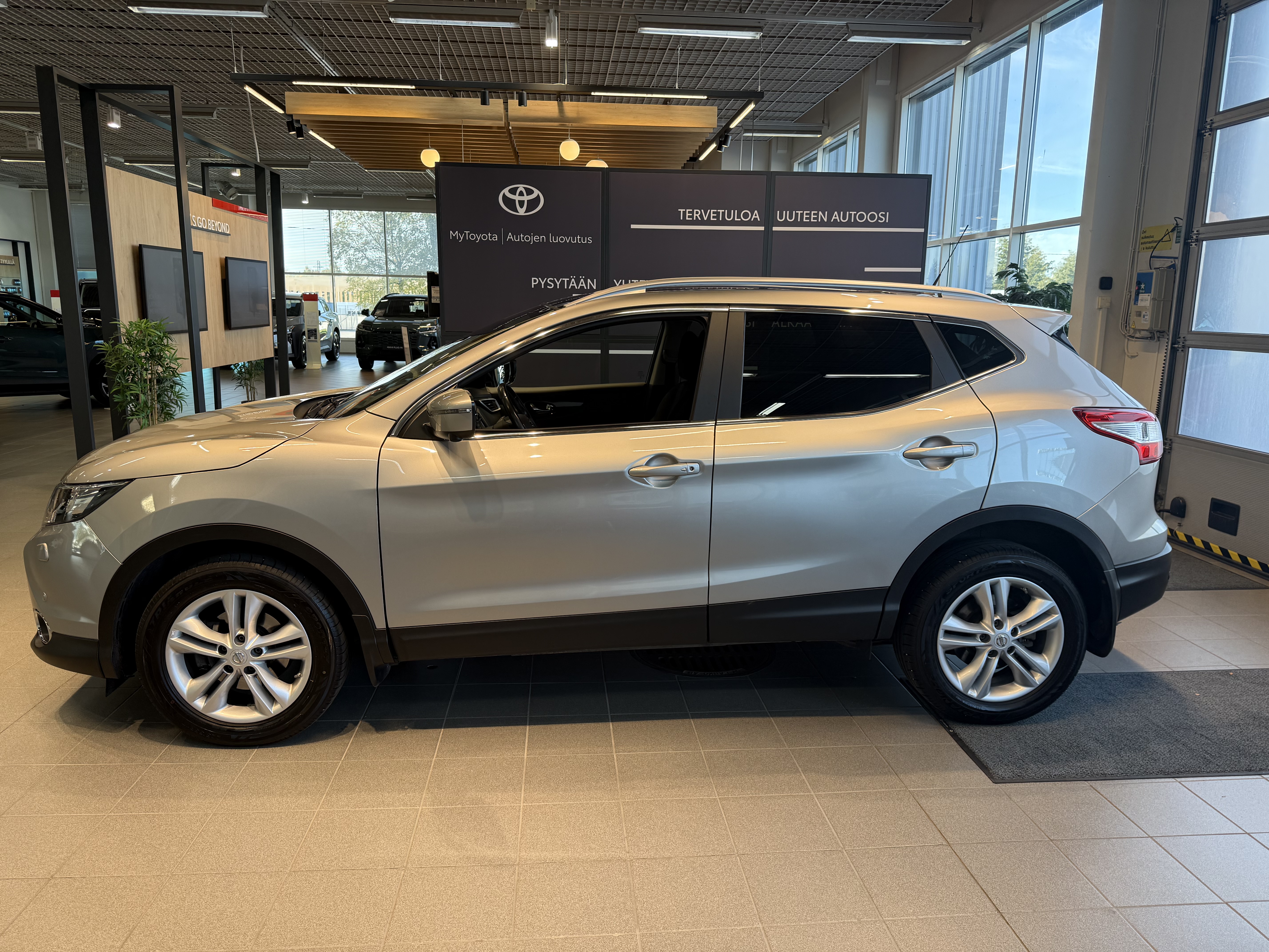 NISSAN Qashqai 2016