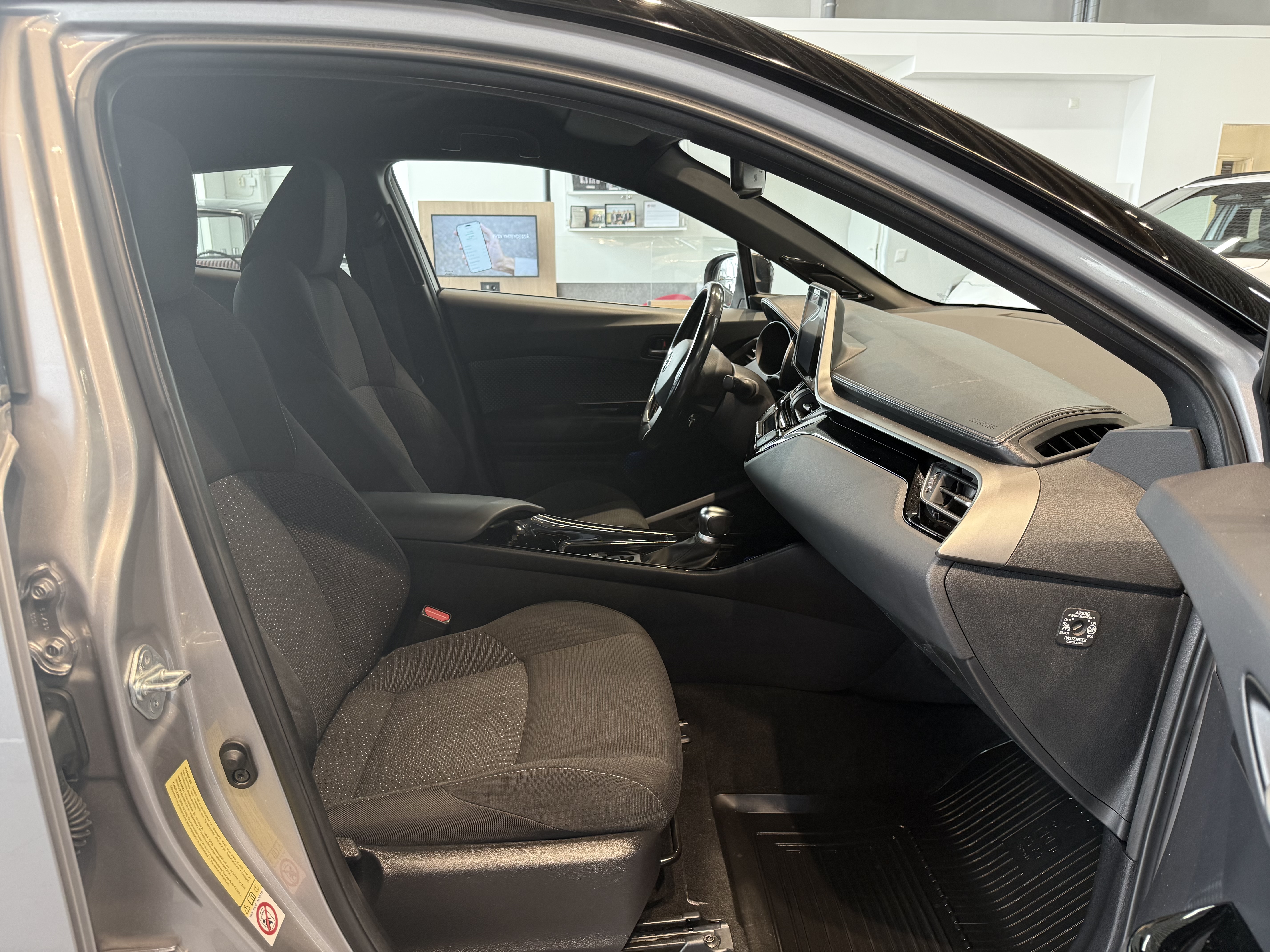TOYOTA C-HR 2019
