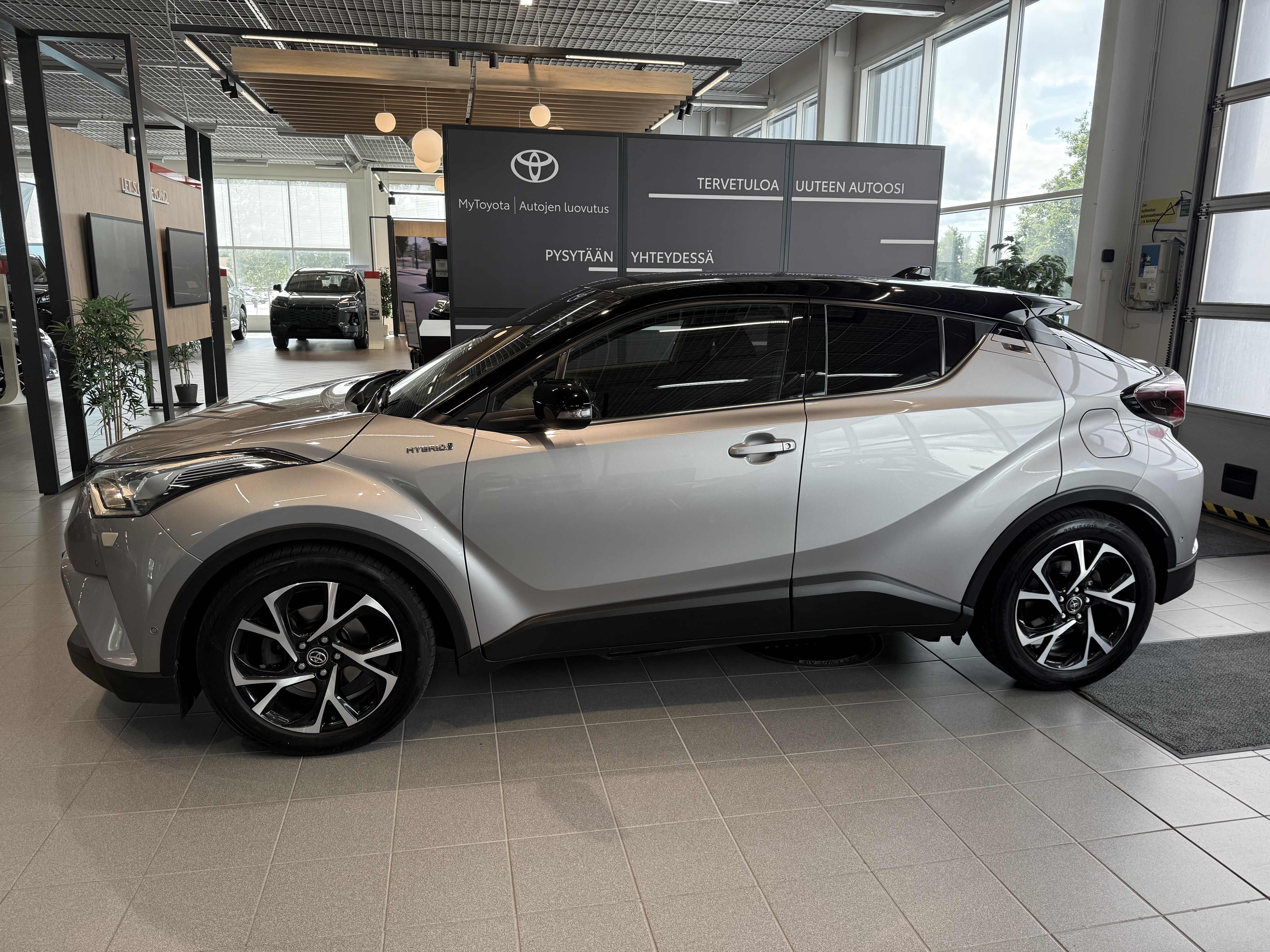 TOYOTA C-HR 2019