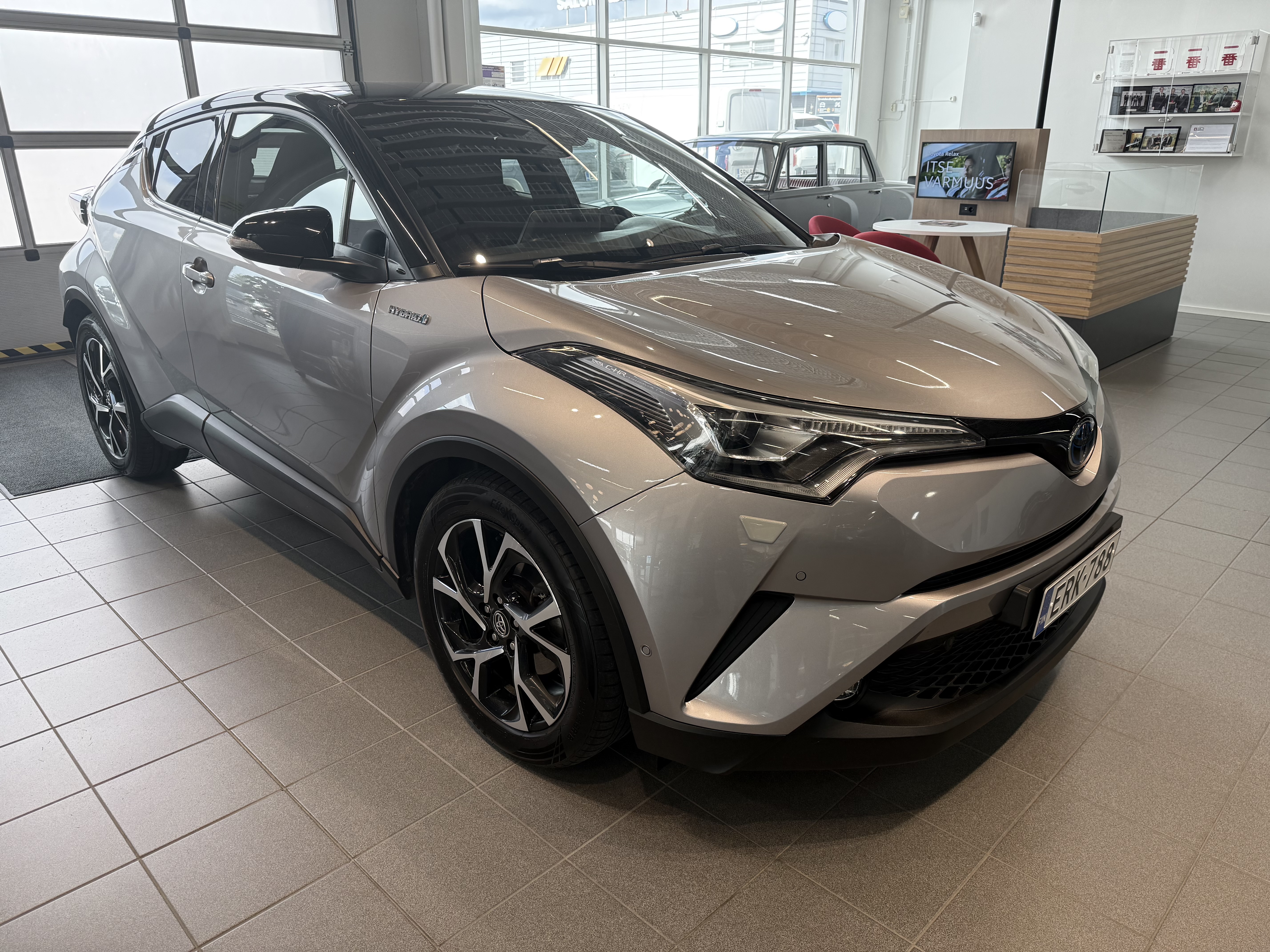 TOYOTA C-HR 2019