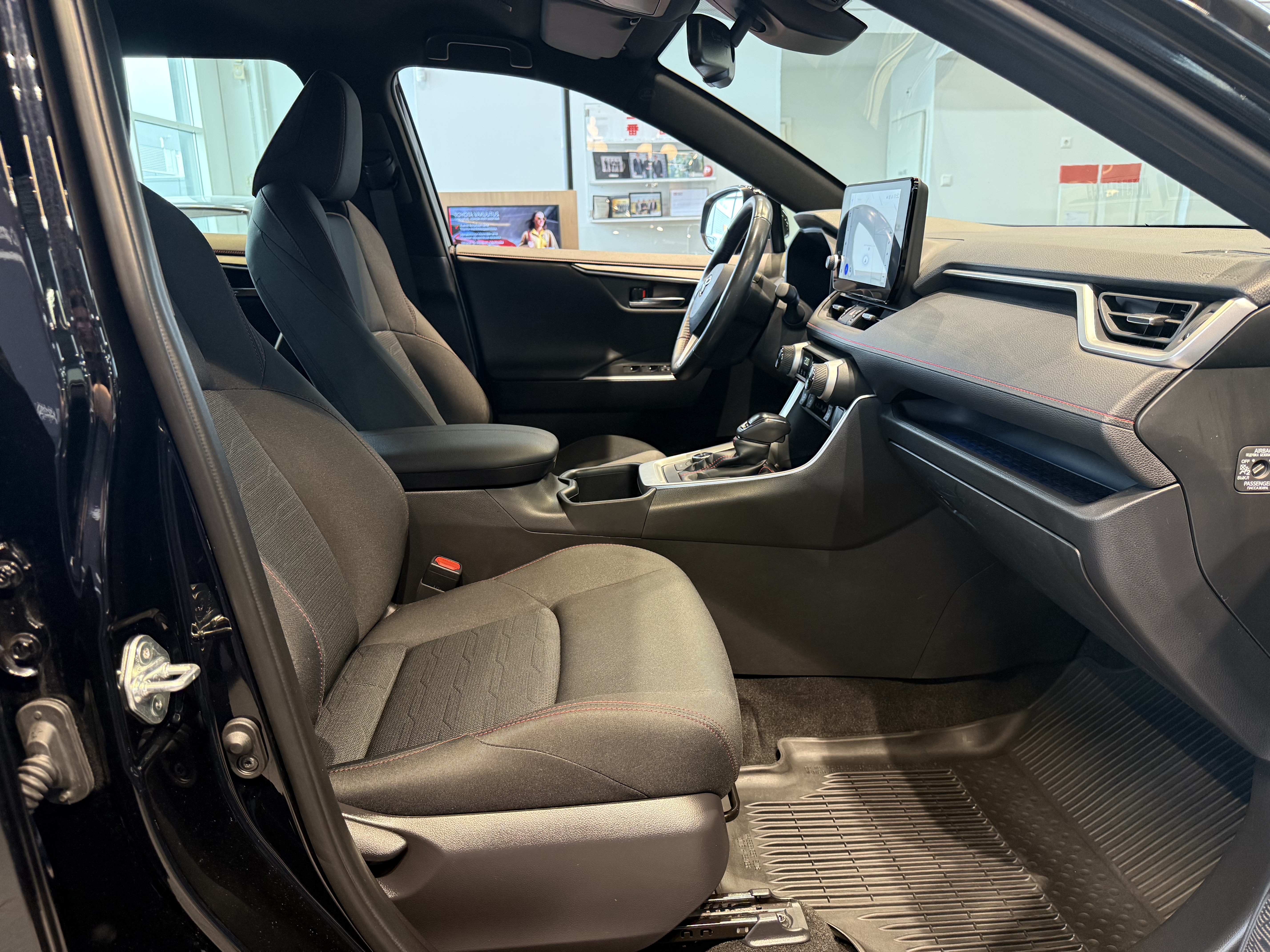 TOYOTA RAV4 Plug-in 2024