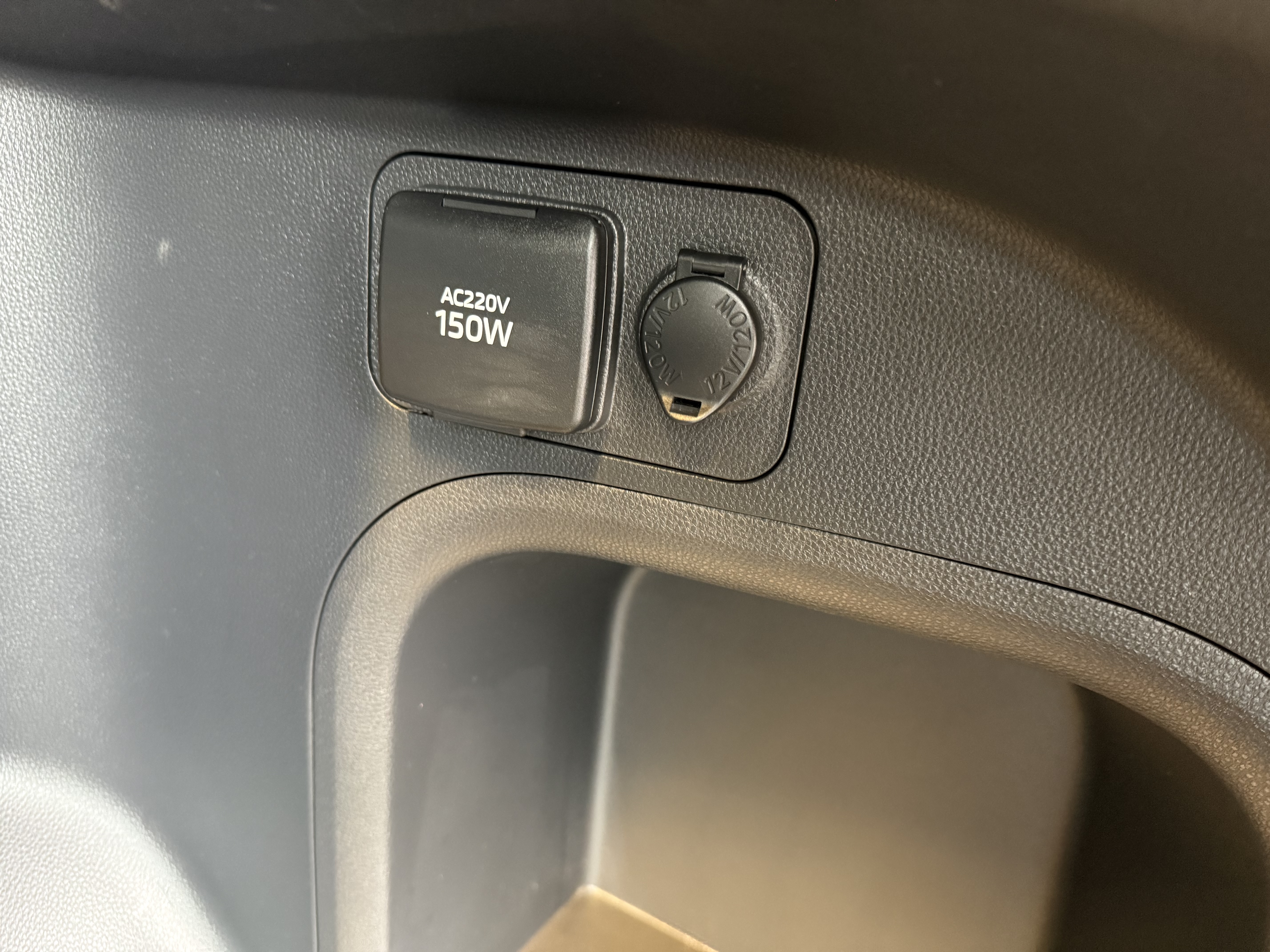 TOYOTA RAV4 Plug-in 2024