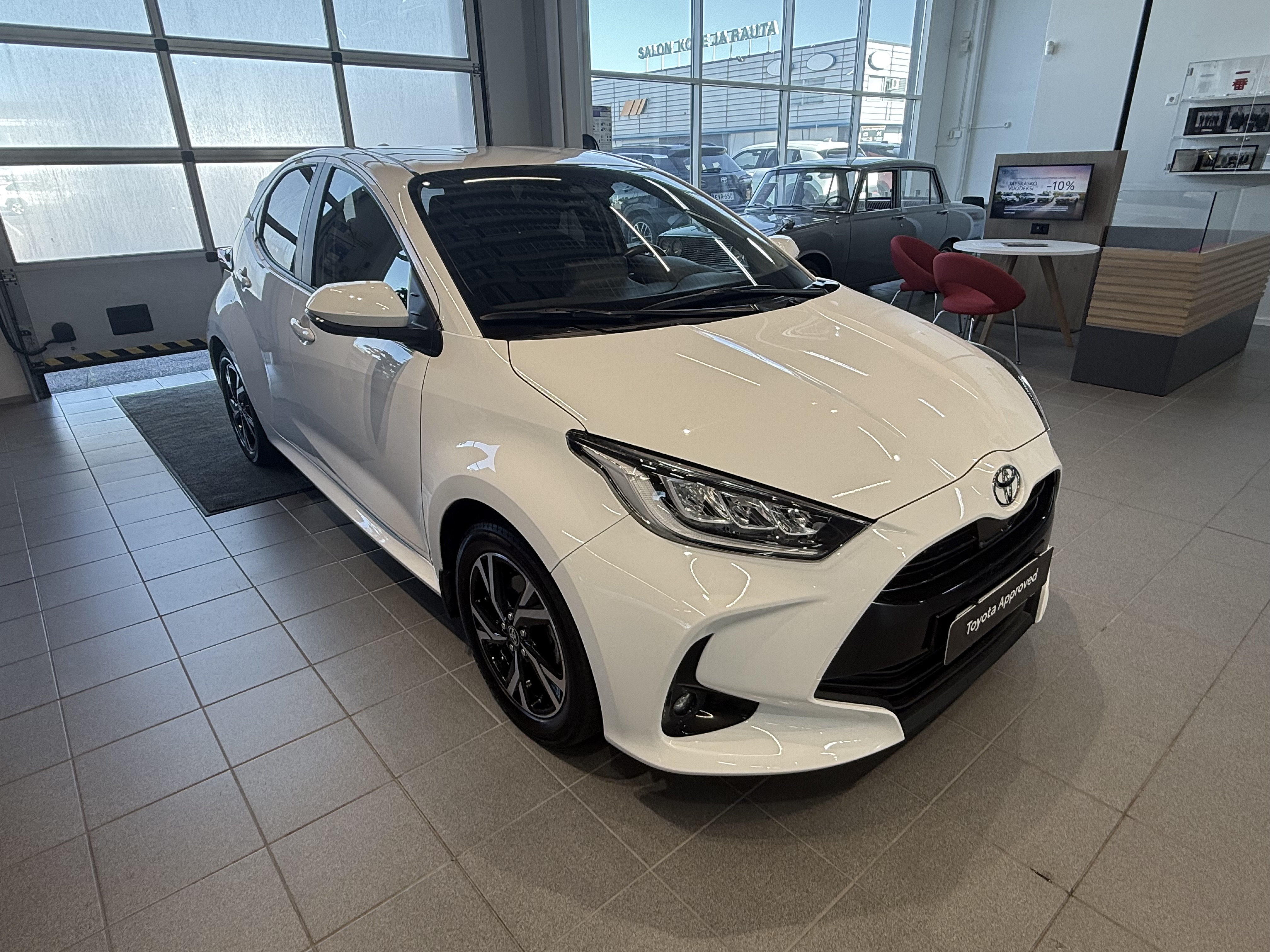 TOYOTA YARIS 2024