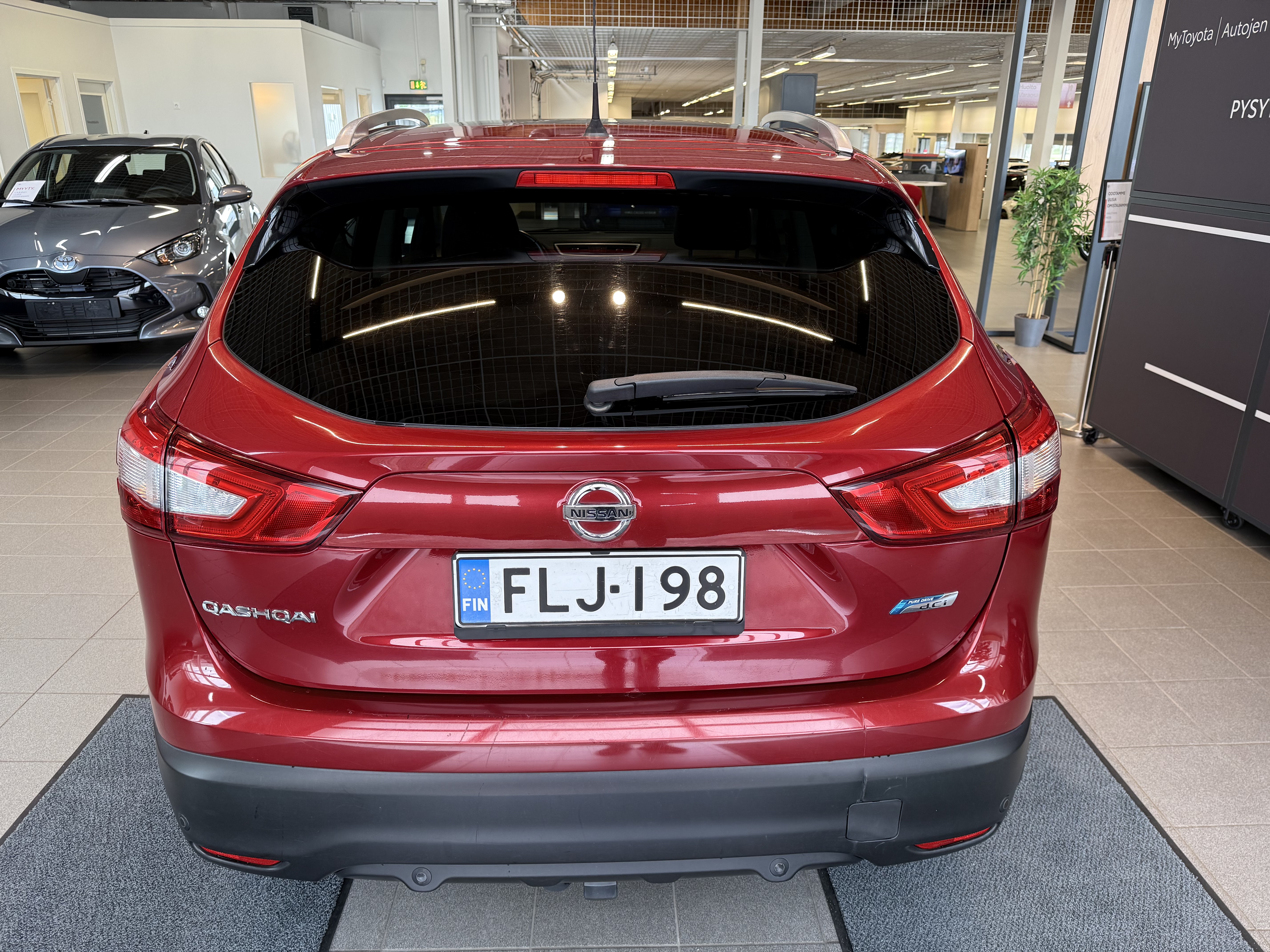 NISSAN Qashqai 2014