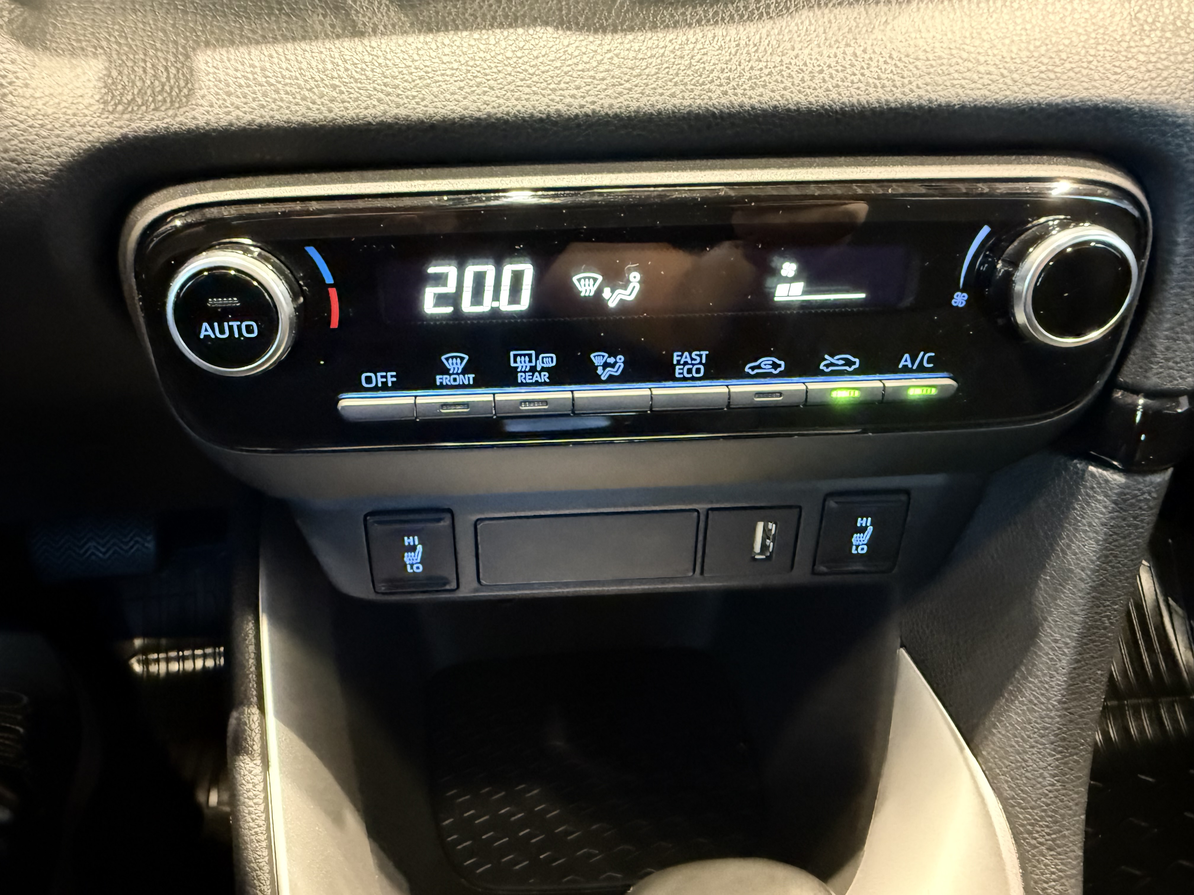 TOYOTA YARIS 2020