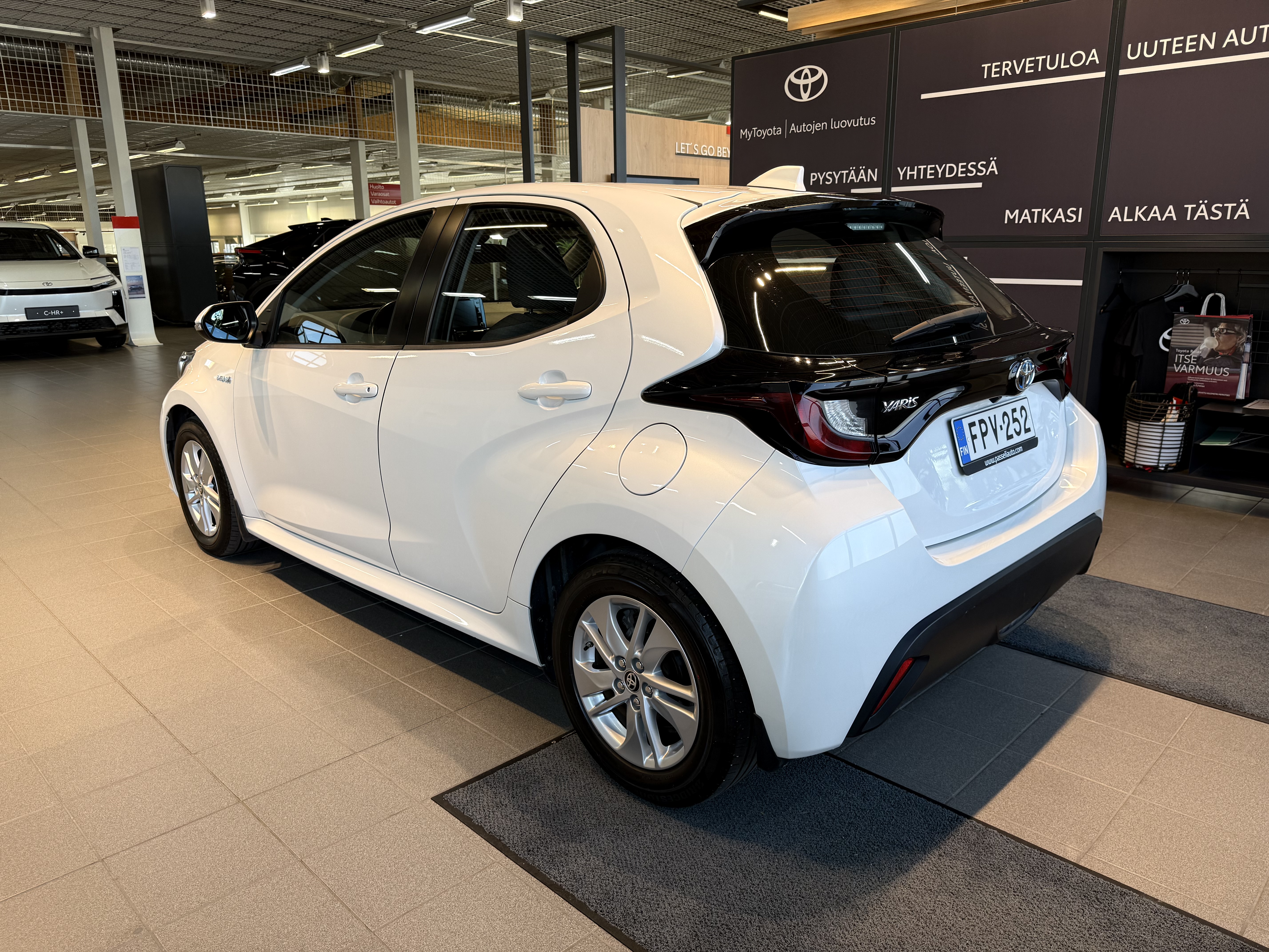 TOYOTA YARIS 2020
