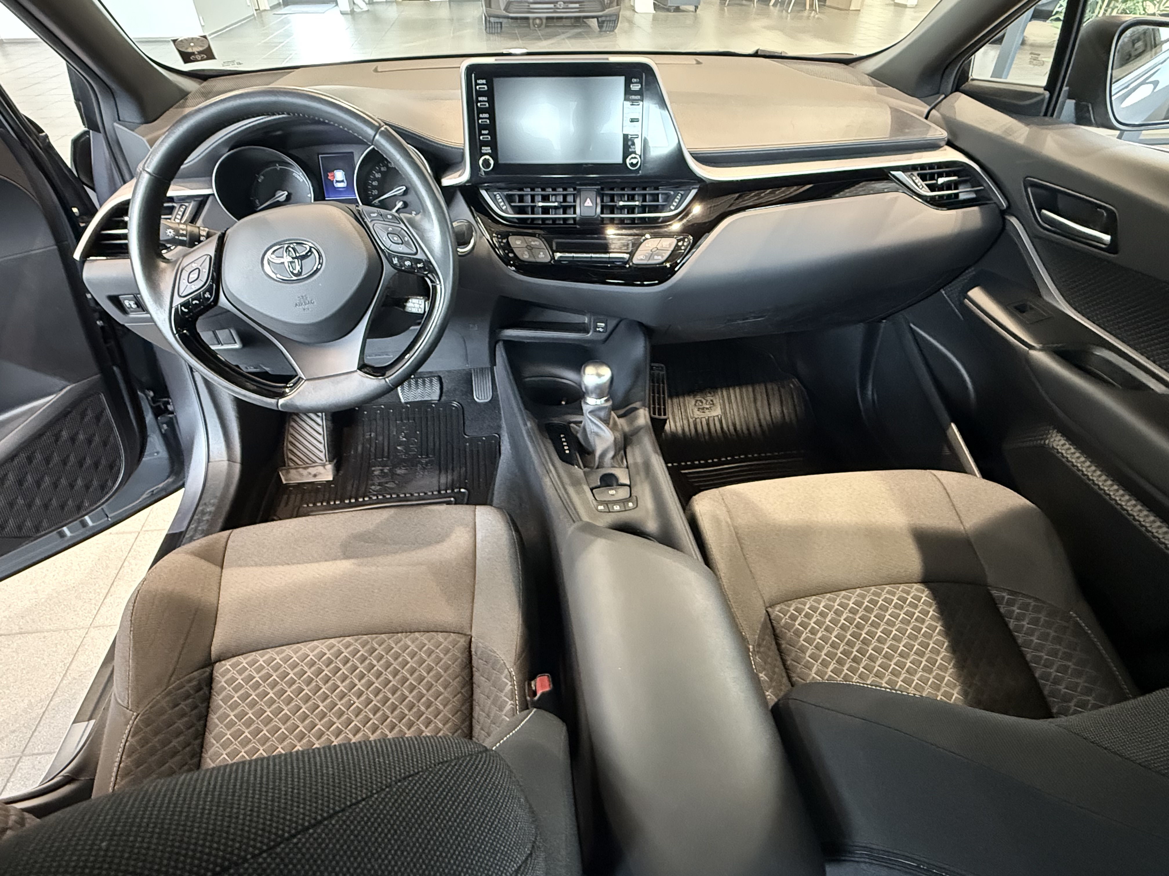 TOYOTA C-HR 2023