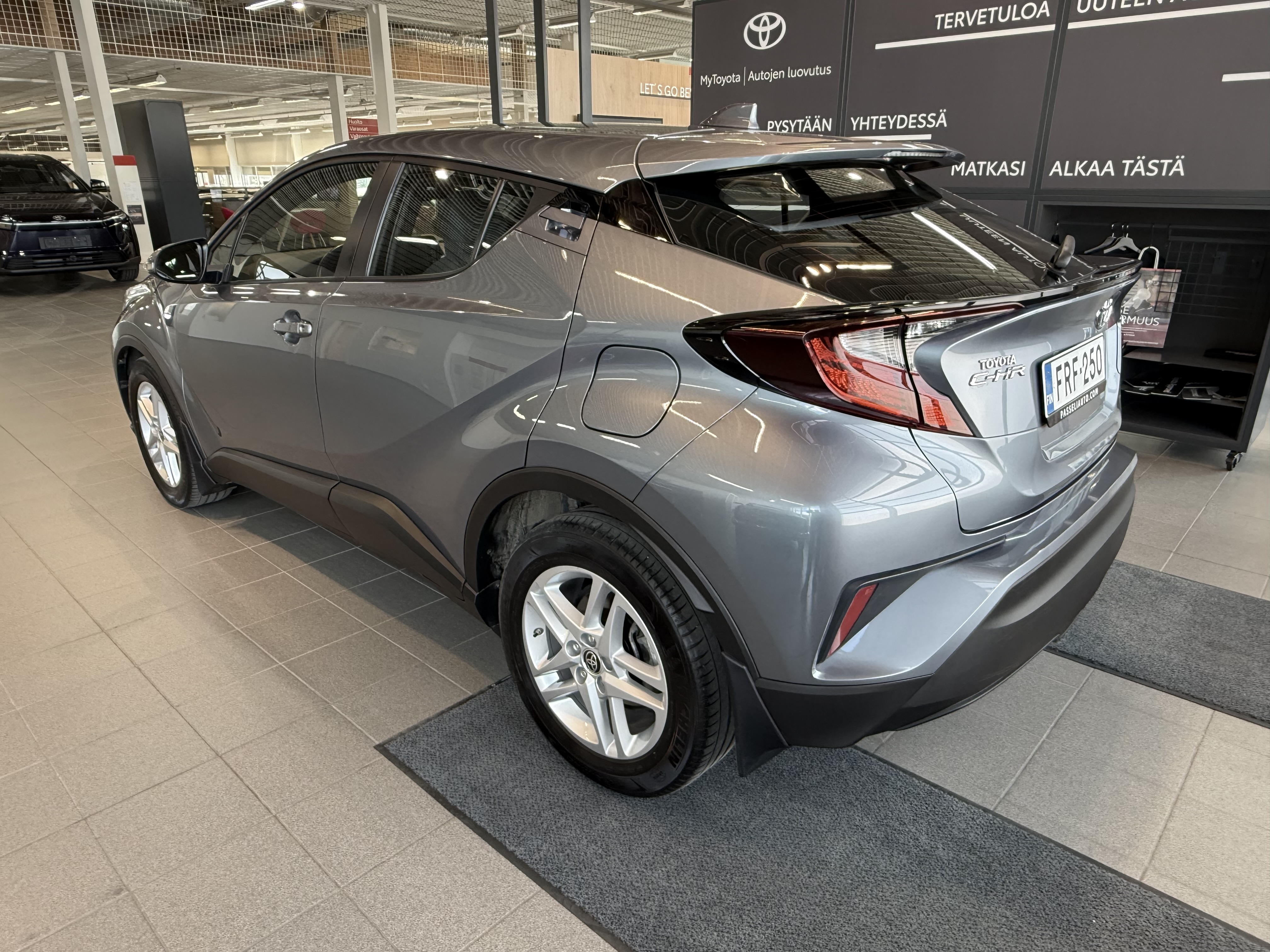 TOYOTA C-HR 2023